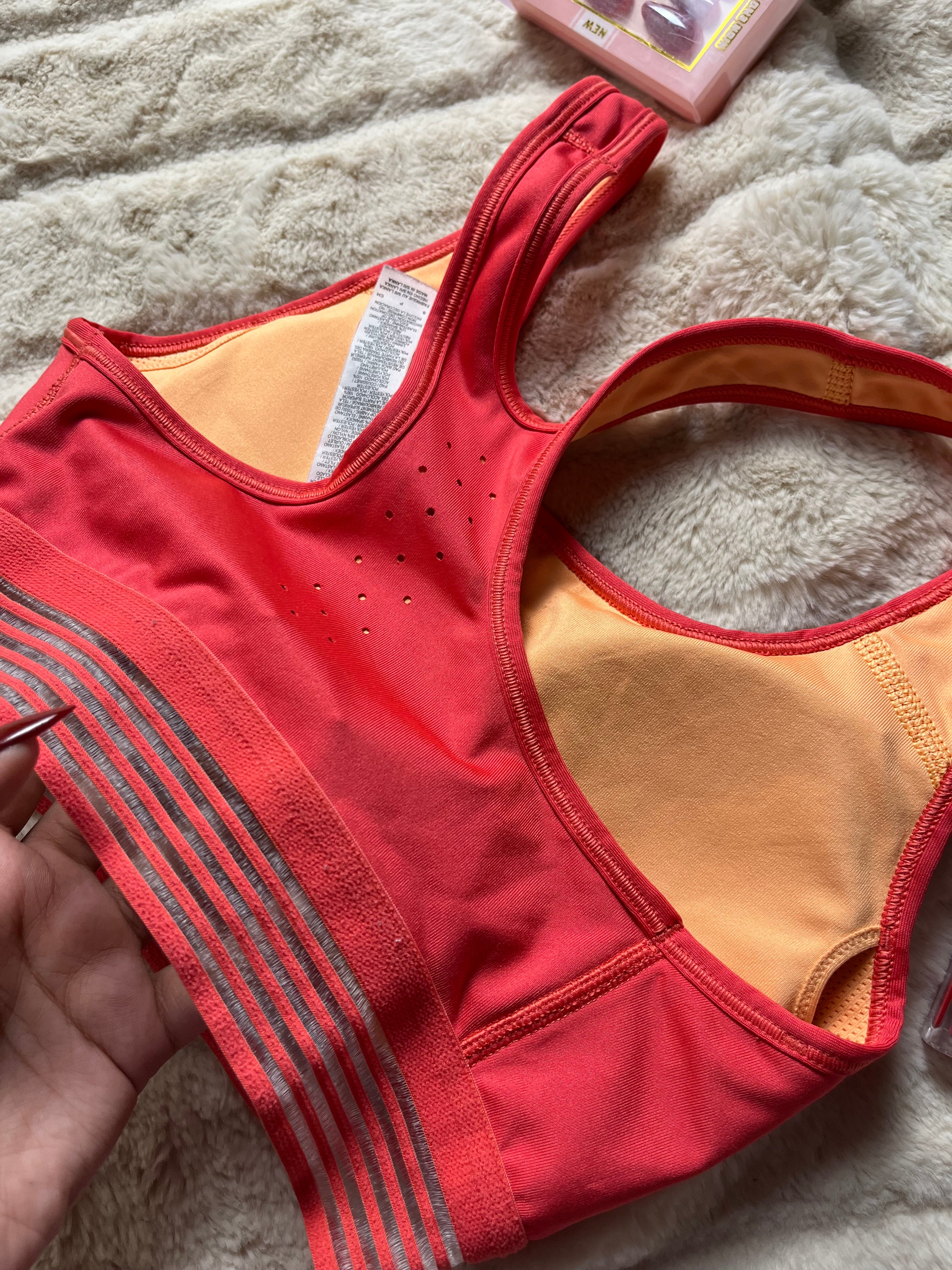 Nike removable pads medium sports bra
