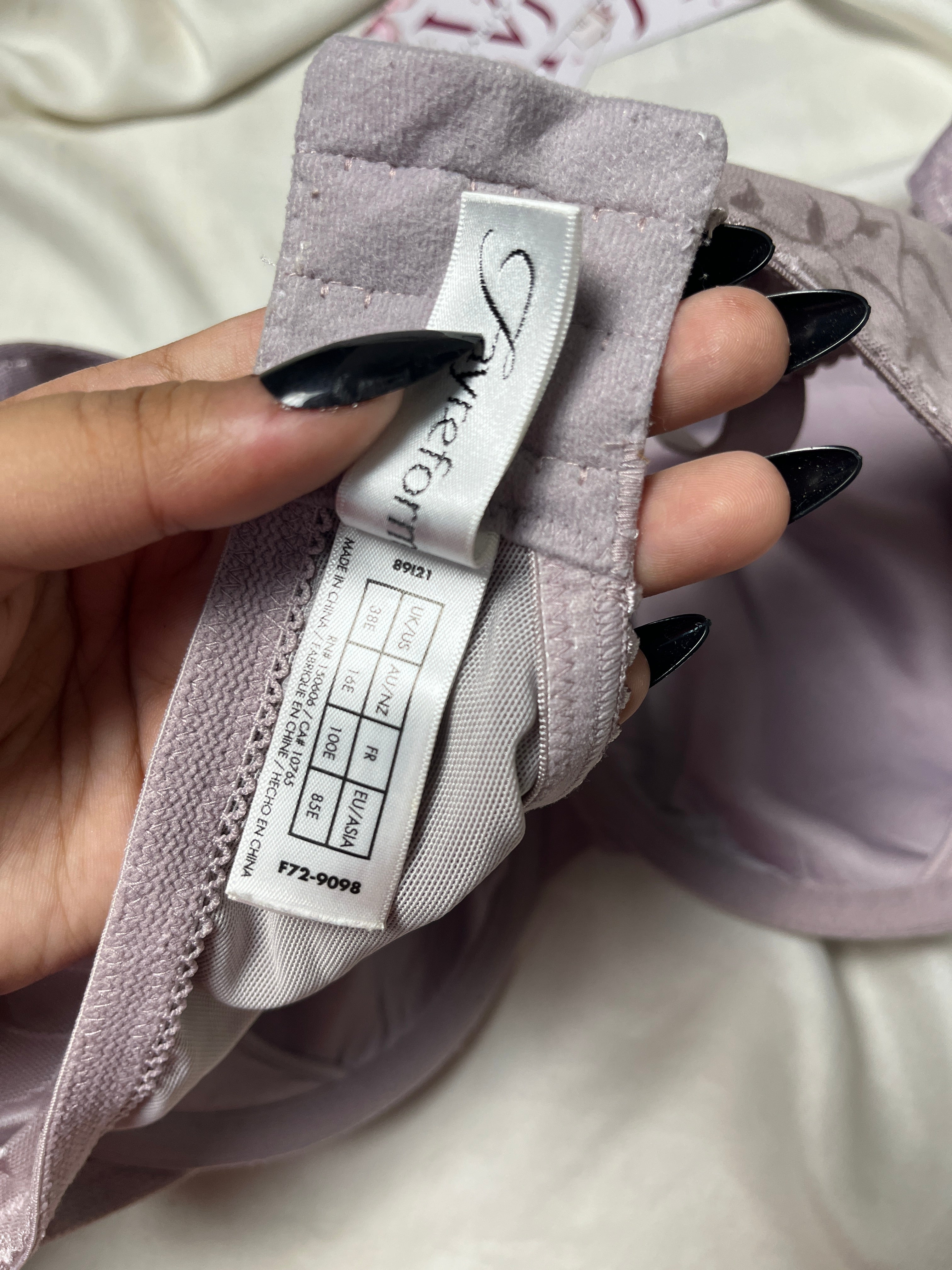 Fareyform tshirt 38E bra