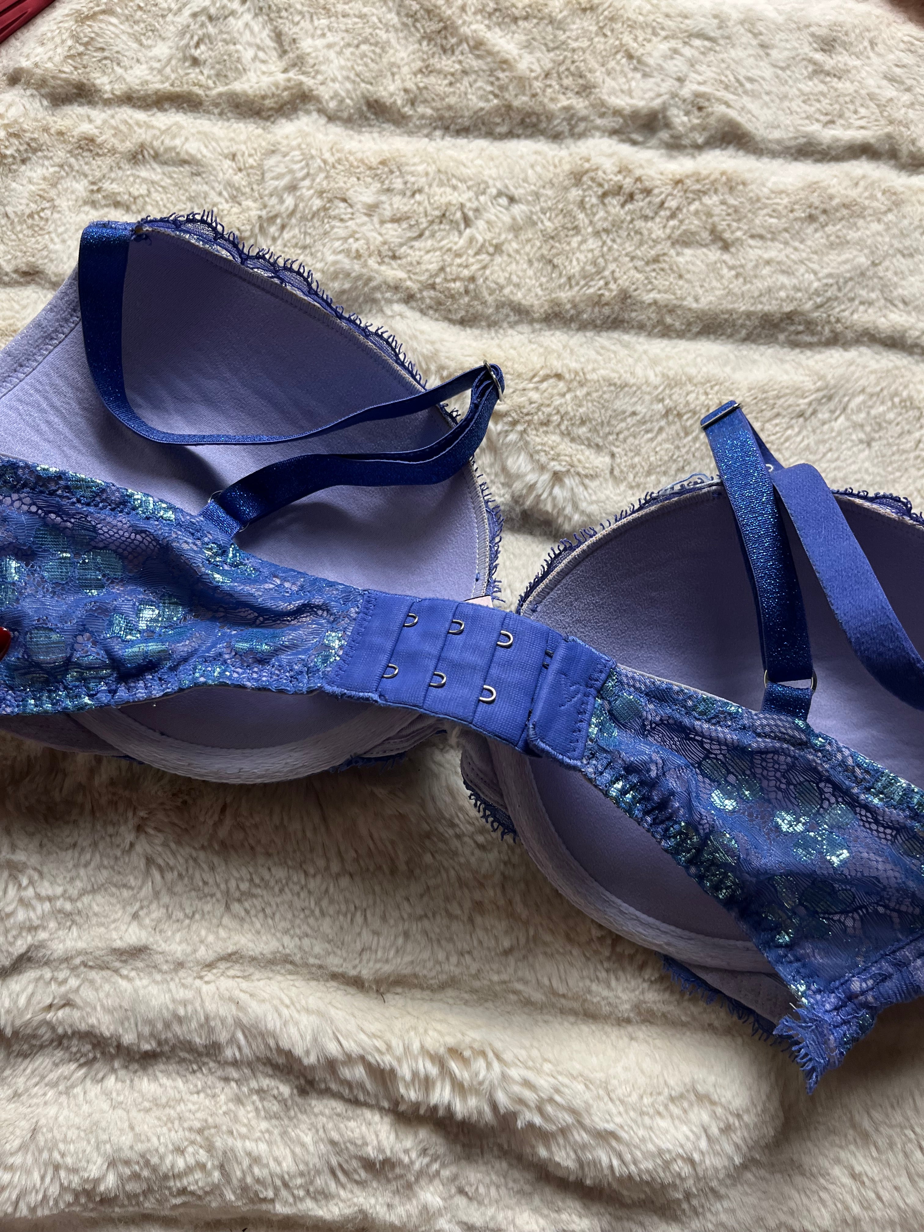 Victoria secret slightly padded 32D fancy bra