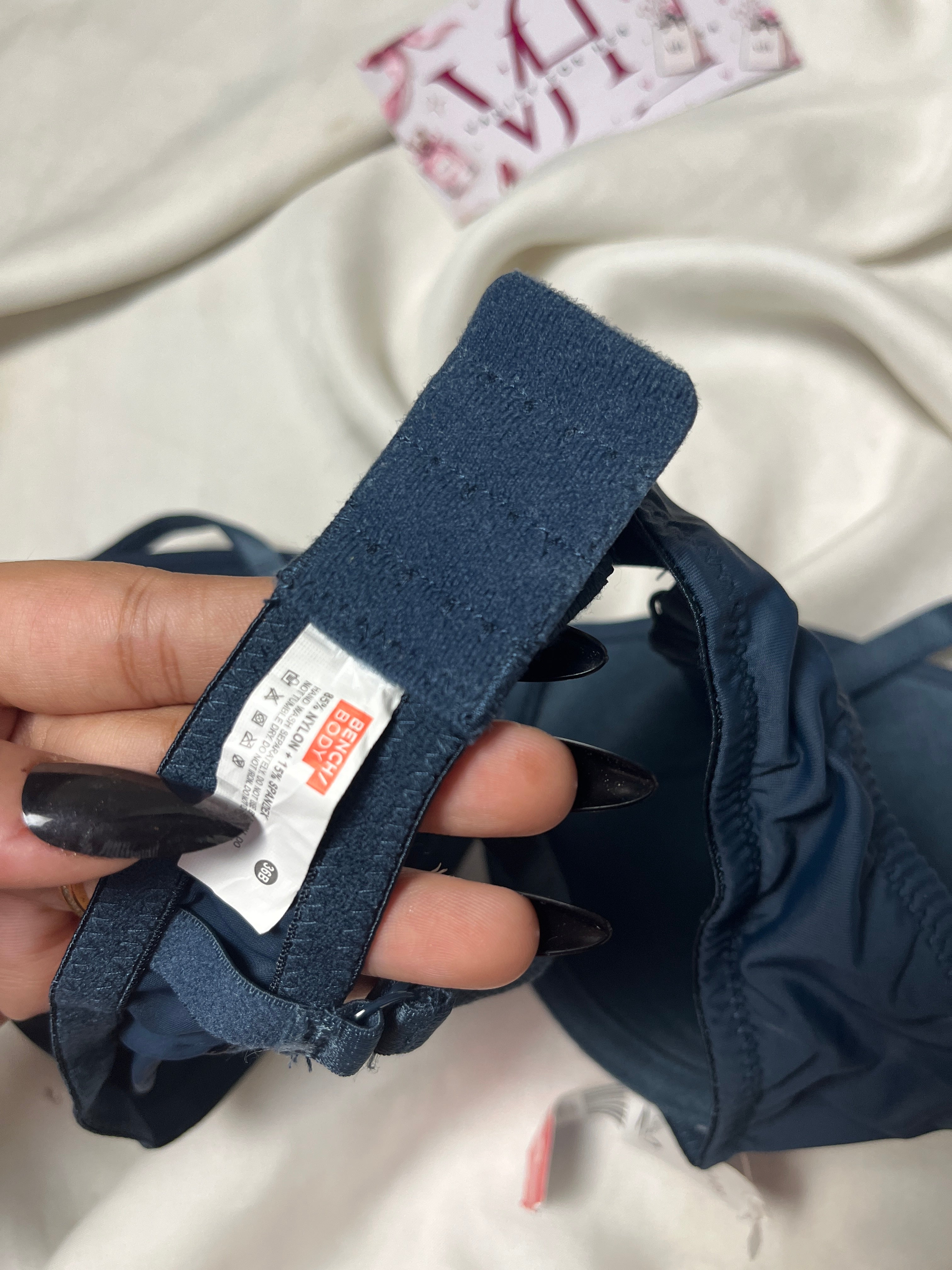 Tagged 36B Aqua color bra