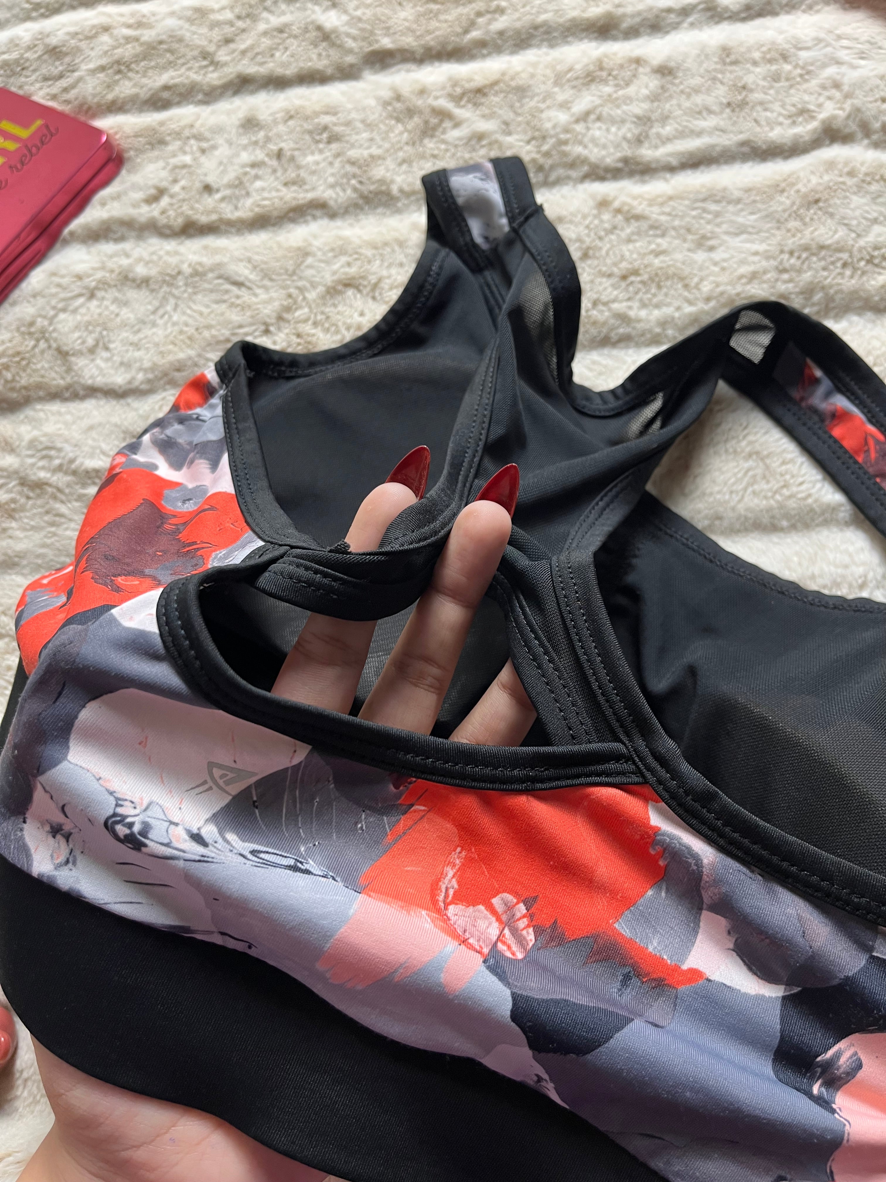 Nike Removeable pads Medium sports bra
