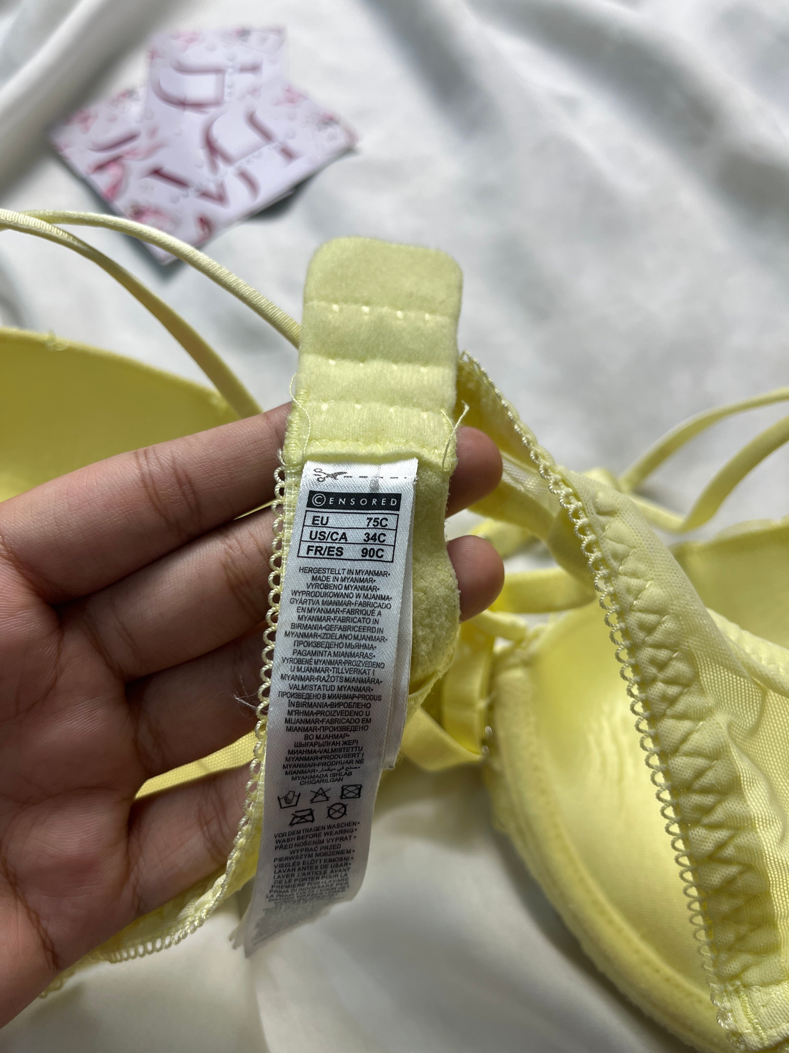BOMBSHELL 34C embroidered bra