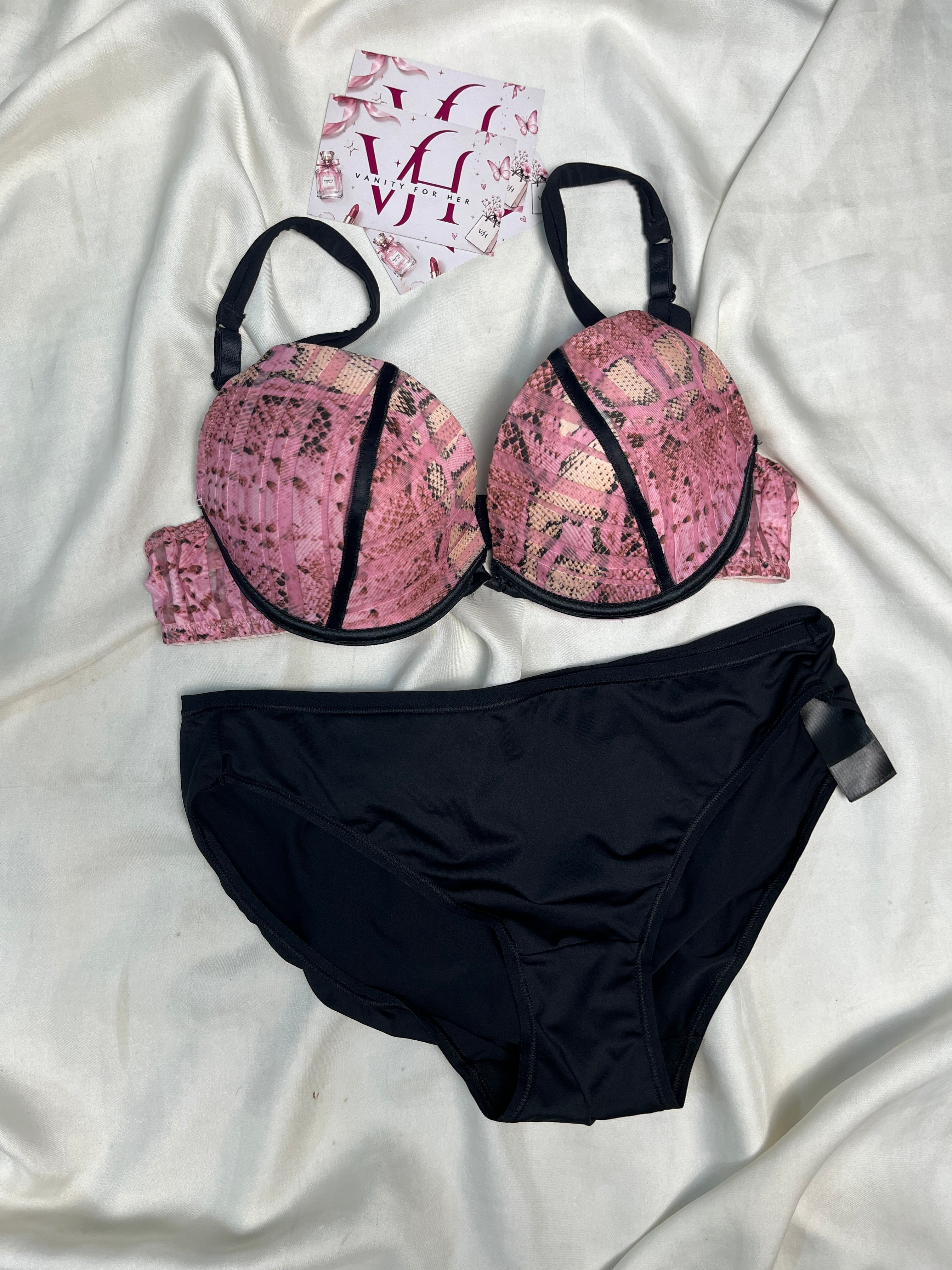 Tshirt bra pair size 34B with medium panty