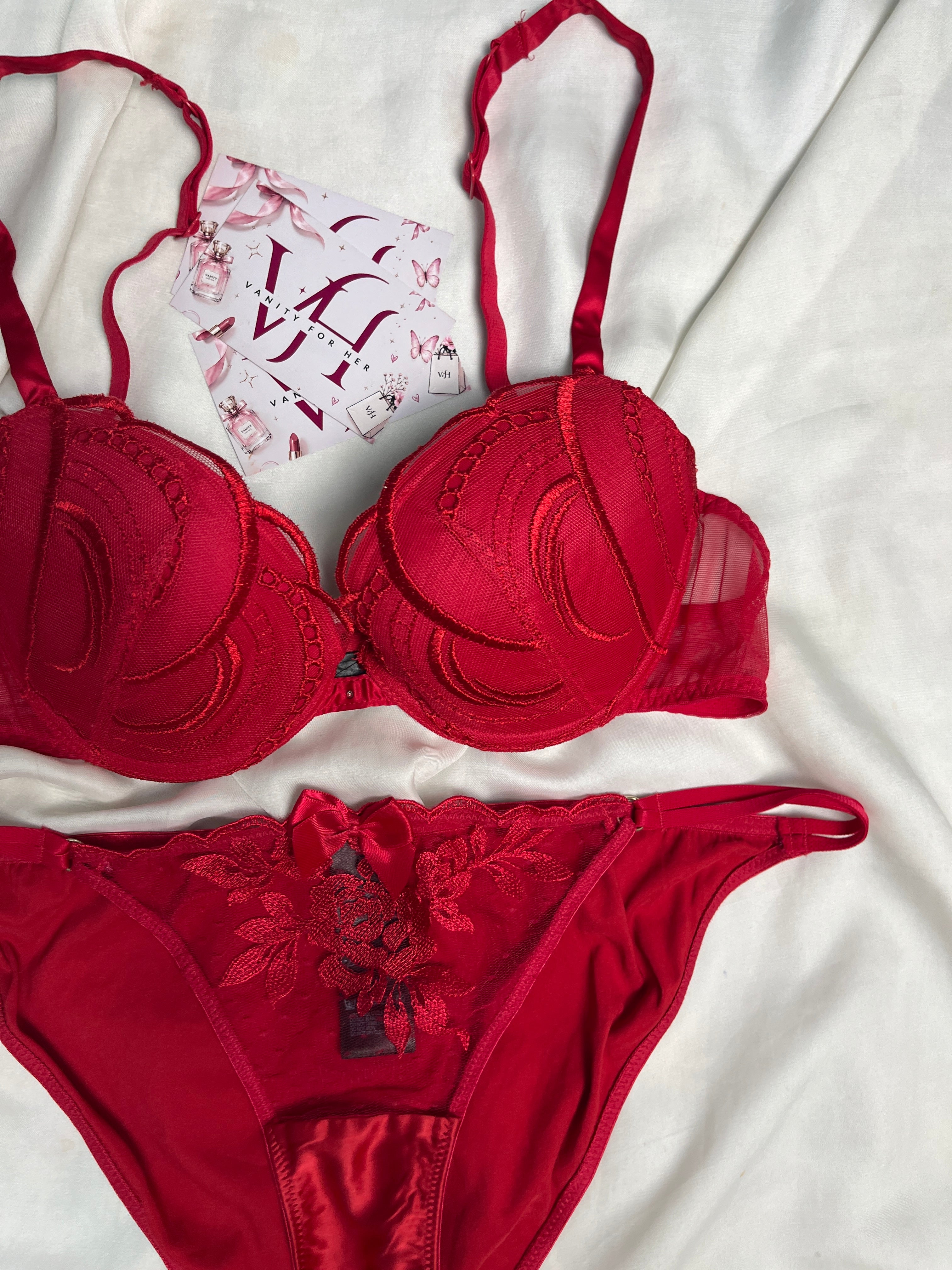 tshirt bra size : 34B with small to medium thong