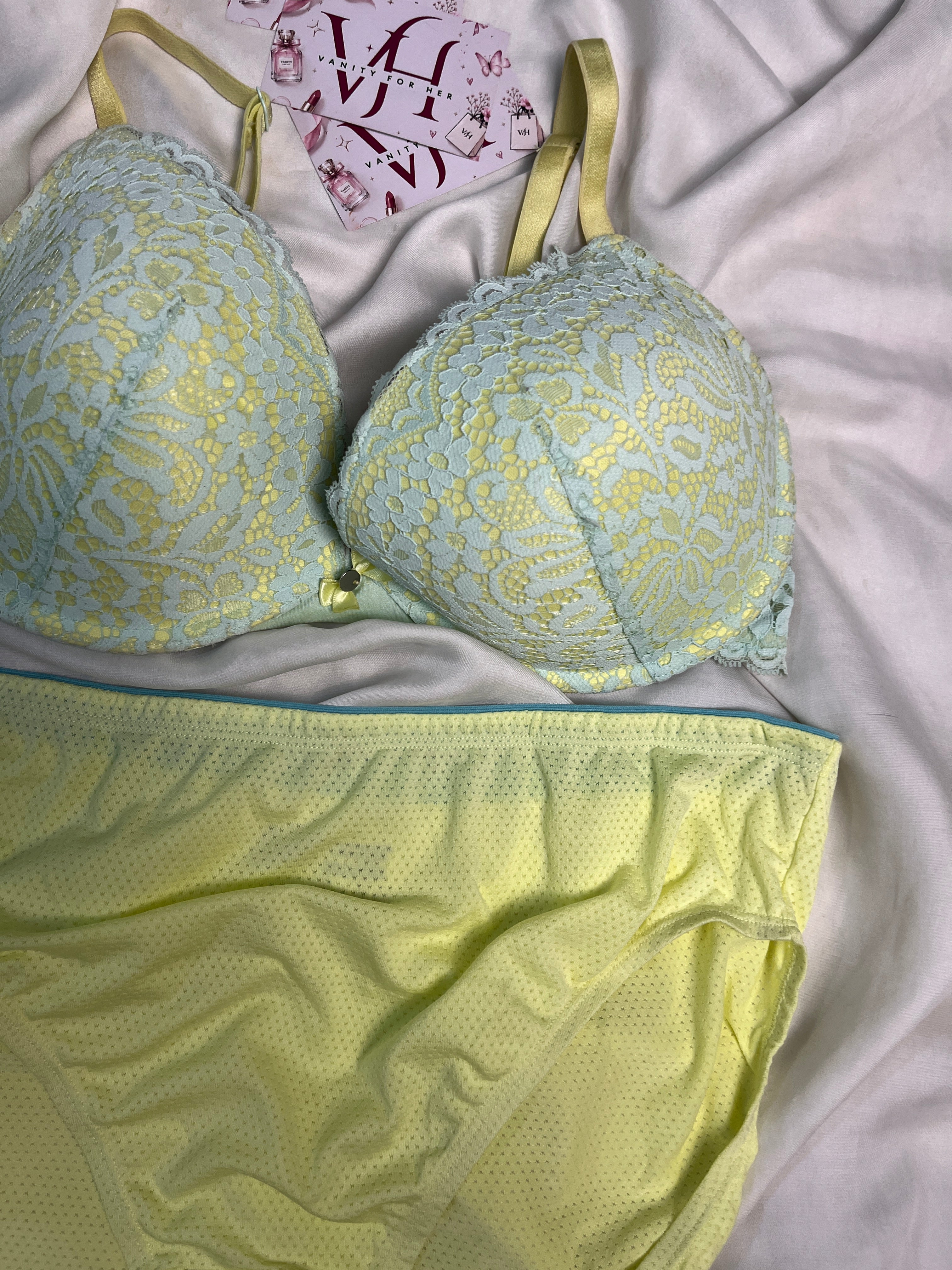 Pushup bra size : 36D with full coverage soft panty