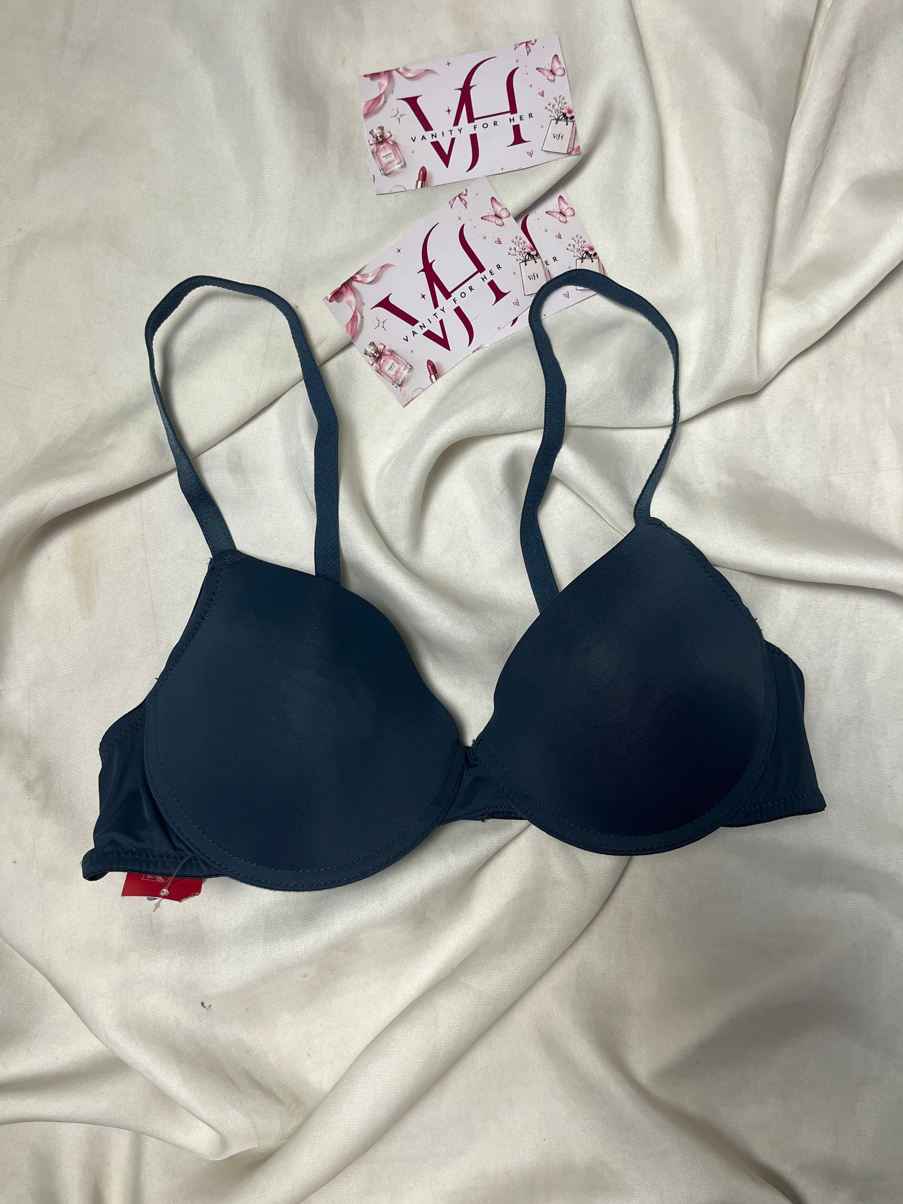 Tagged 36B Aqua color bra