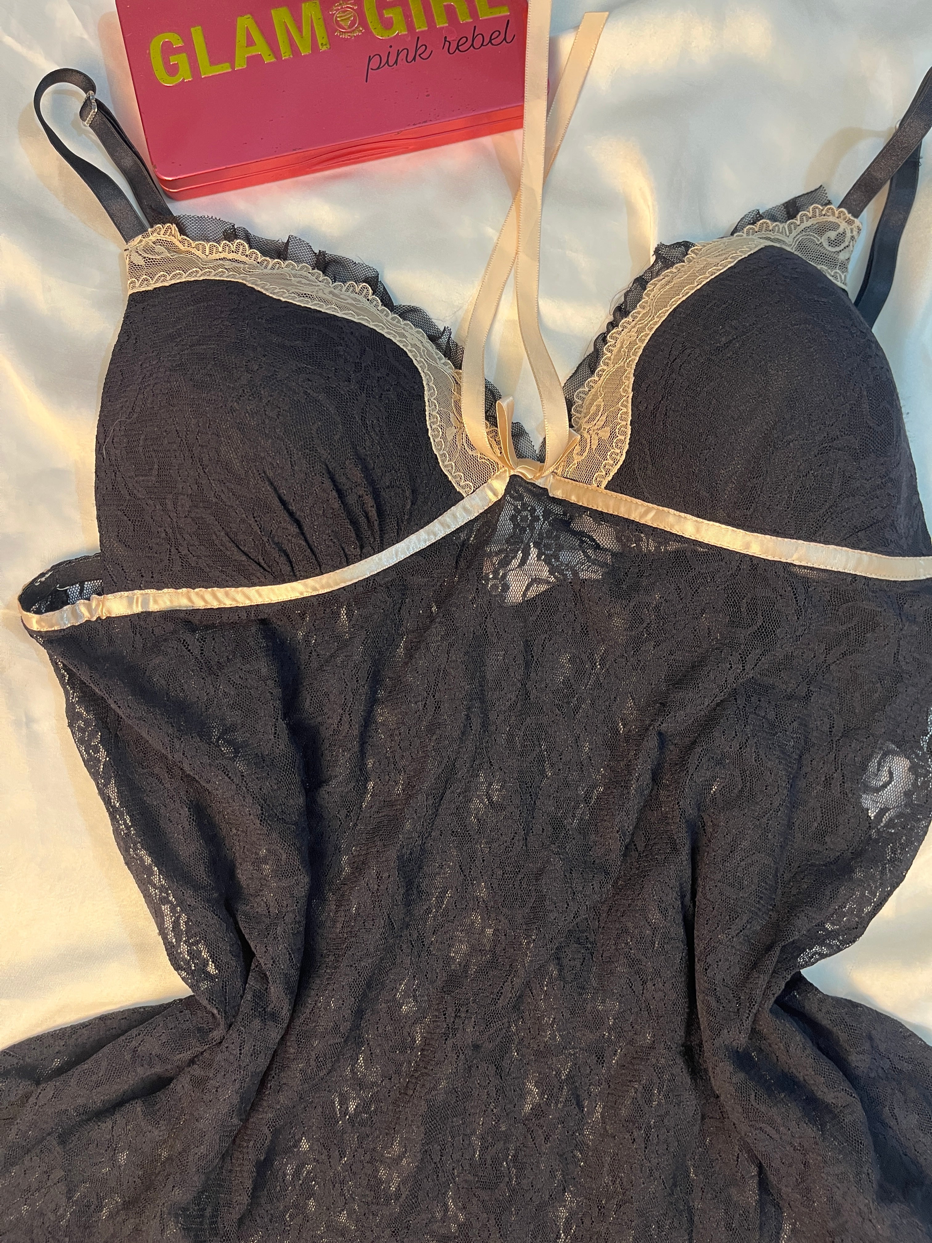Cinea Donentella Wireless see through lingerie size : large