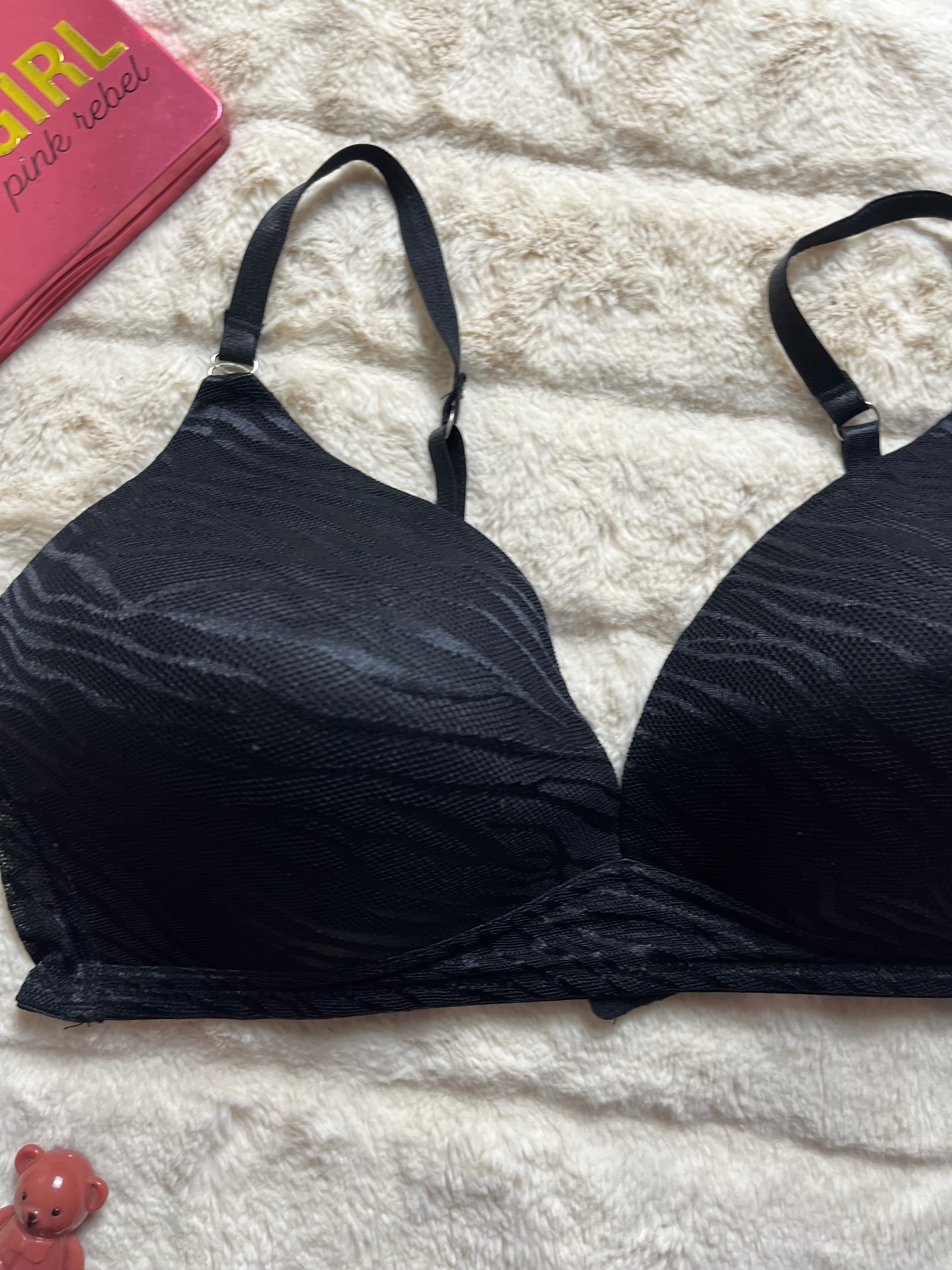 Super comfy non padded and wireless 40D Bra