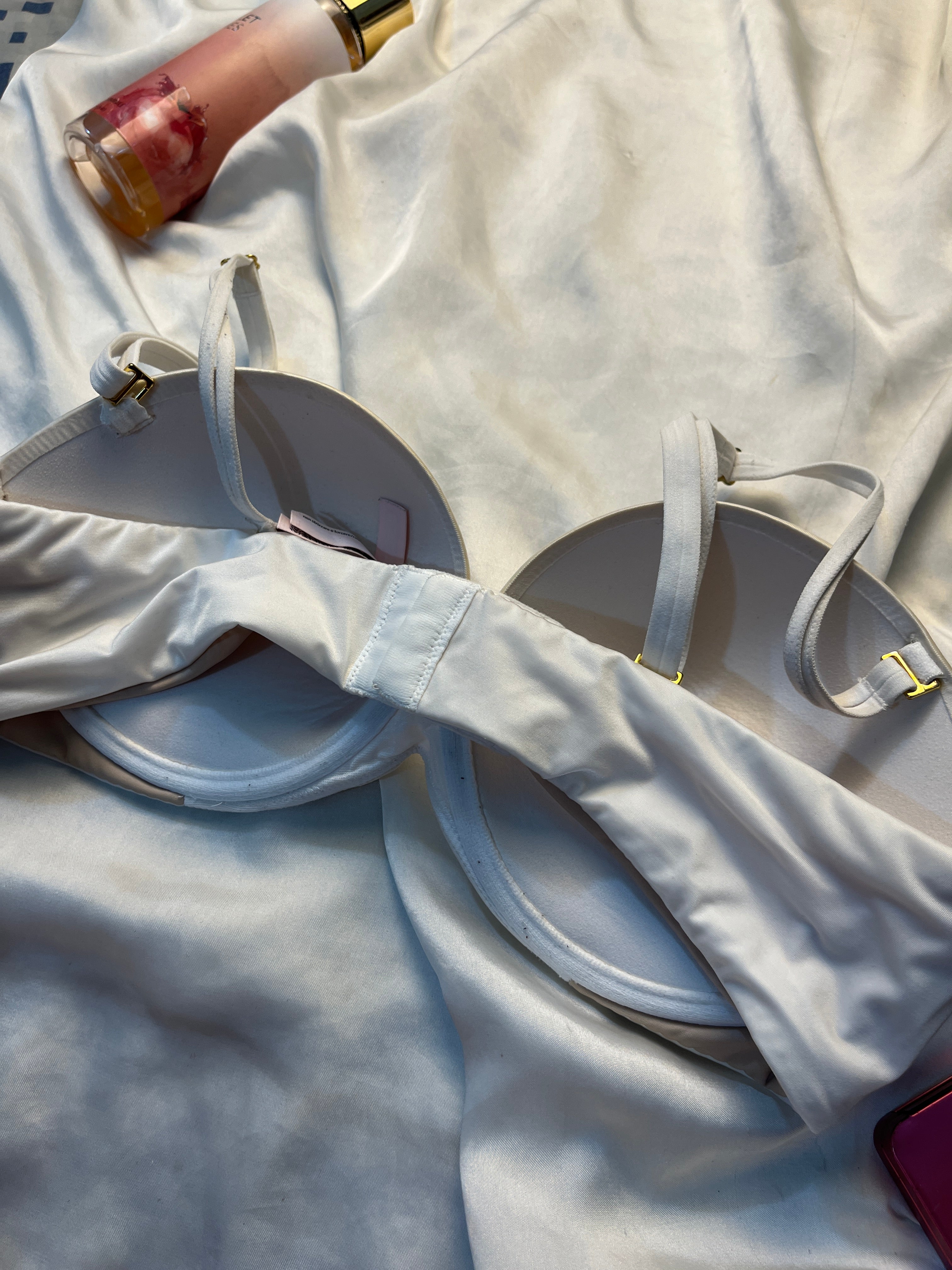 Victoria secret pushup plunge bra size : 36C/34D