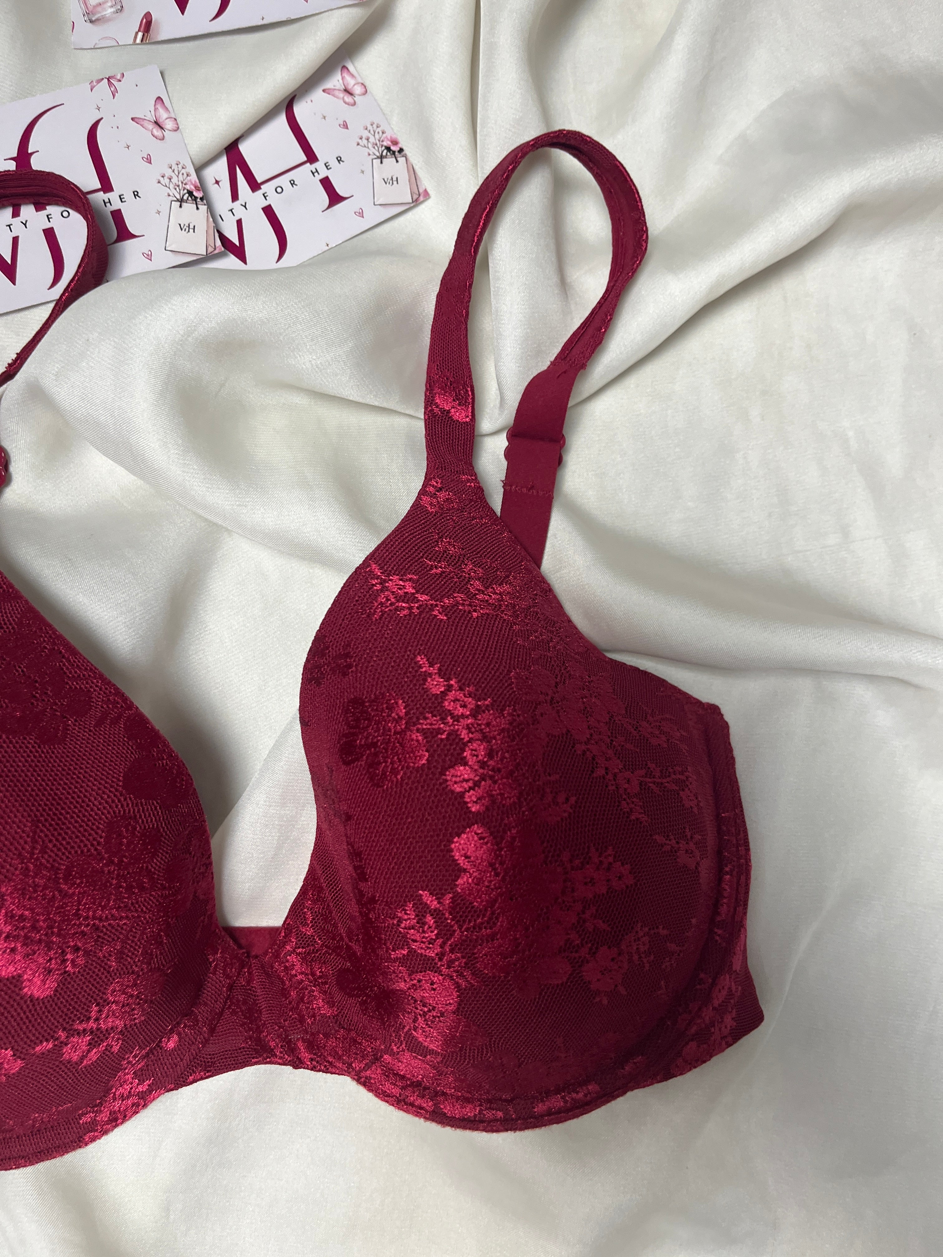 Triumph tshirt bra size : 34C