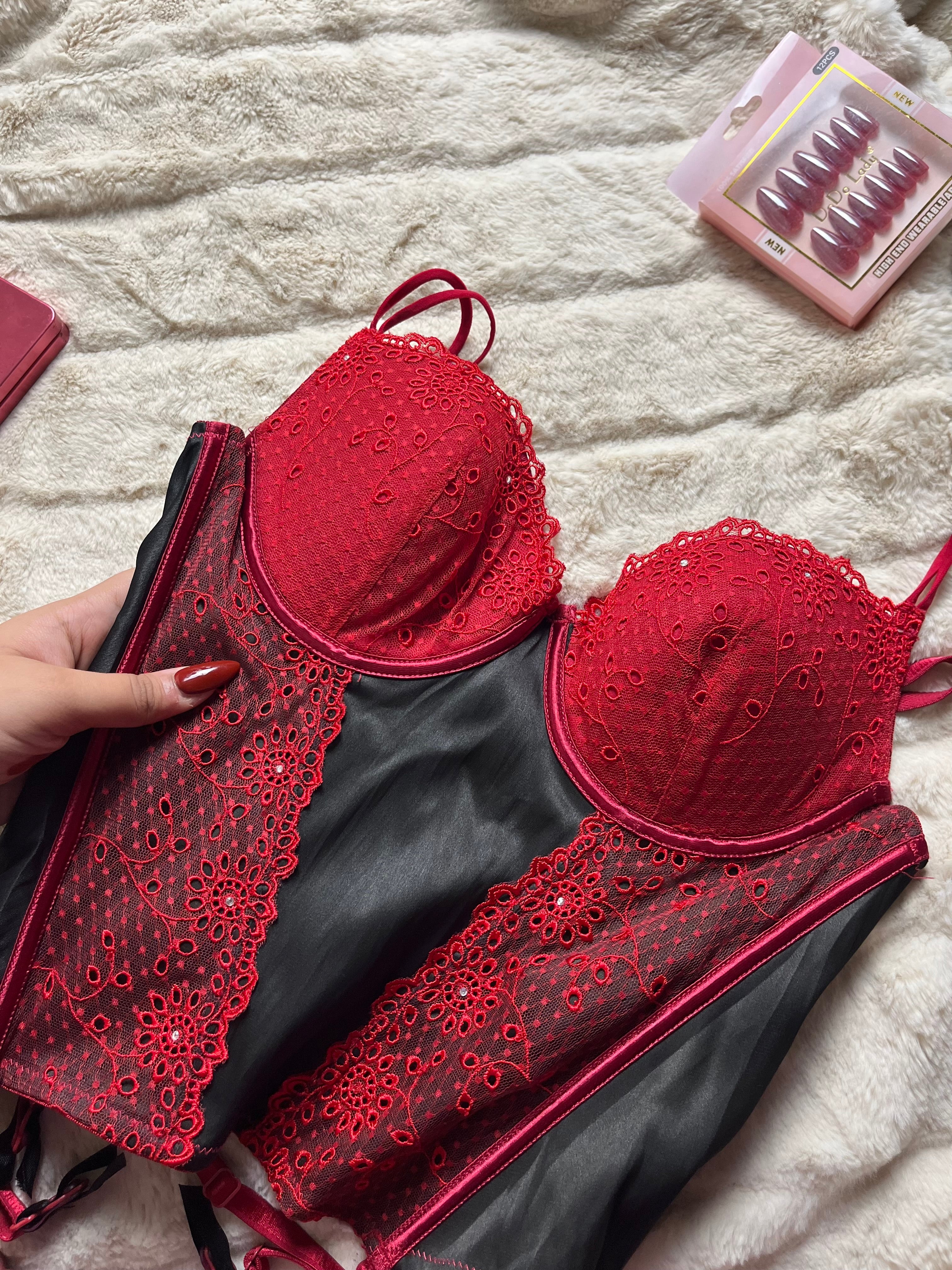 RED beautiful embroidered corset 34B bra