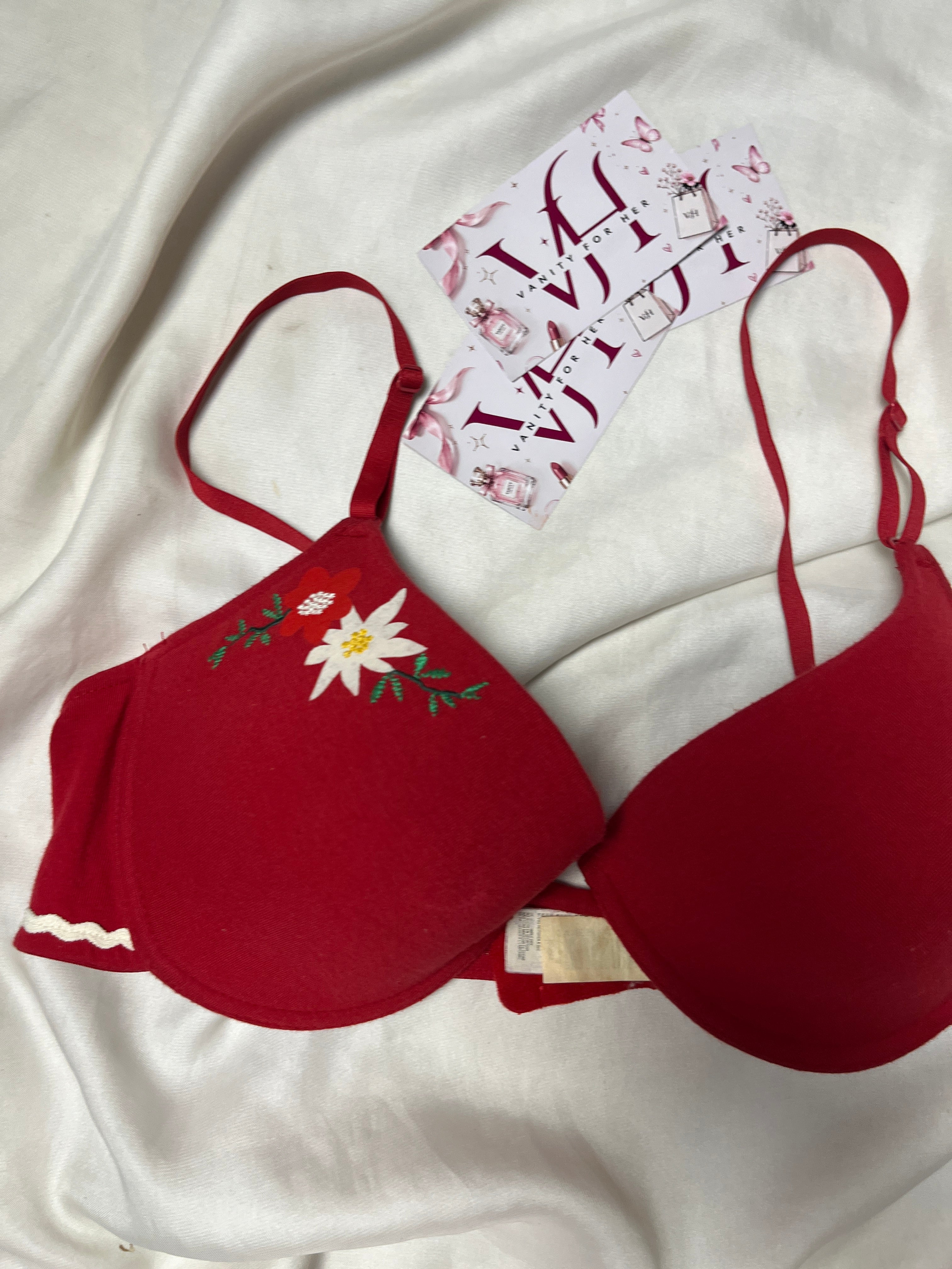 Womens secret tshirt 38B bra