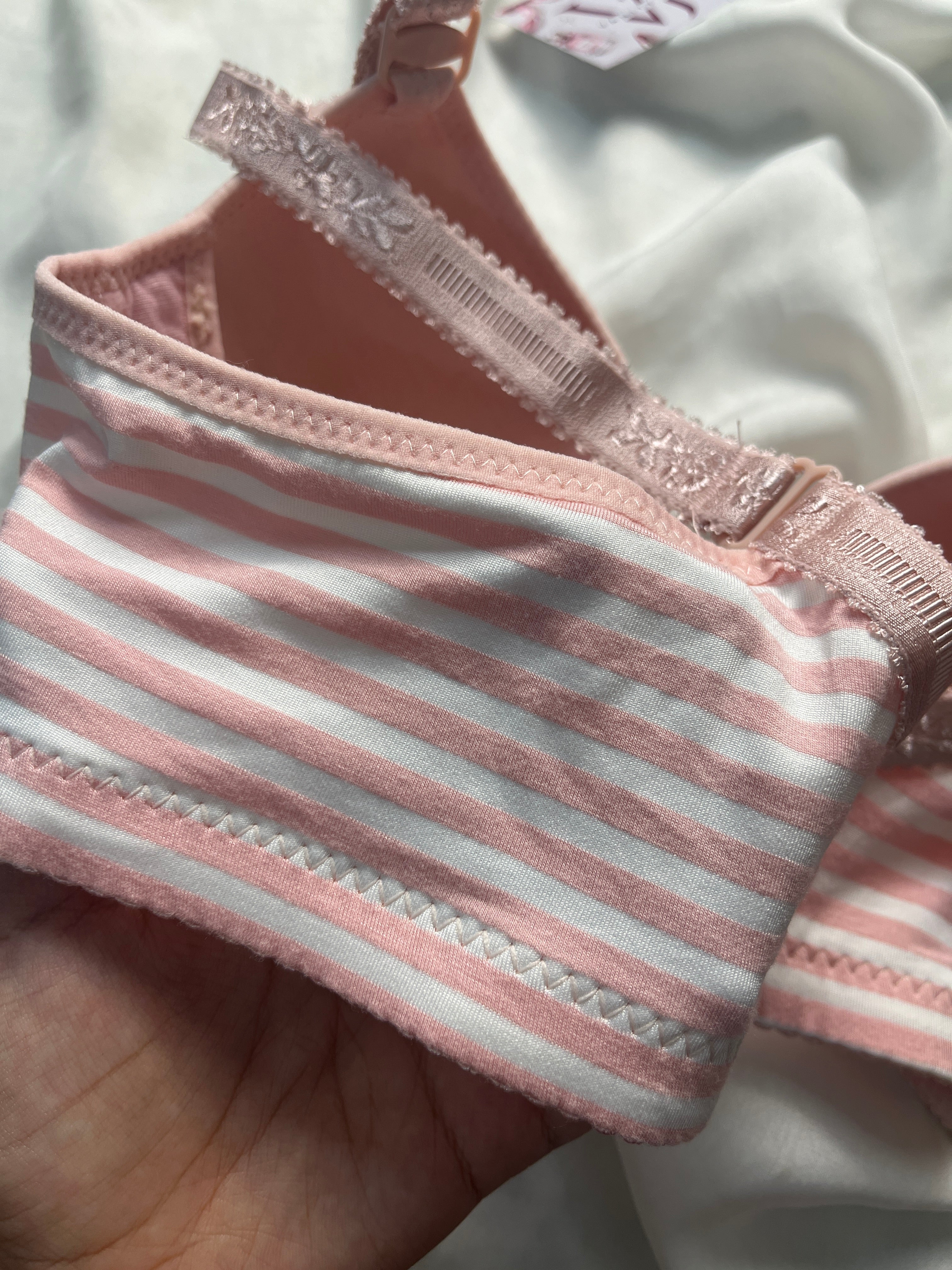 Nursing bra size: medium