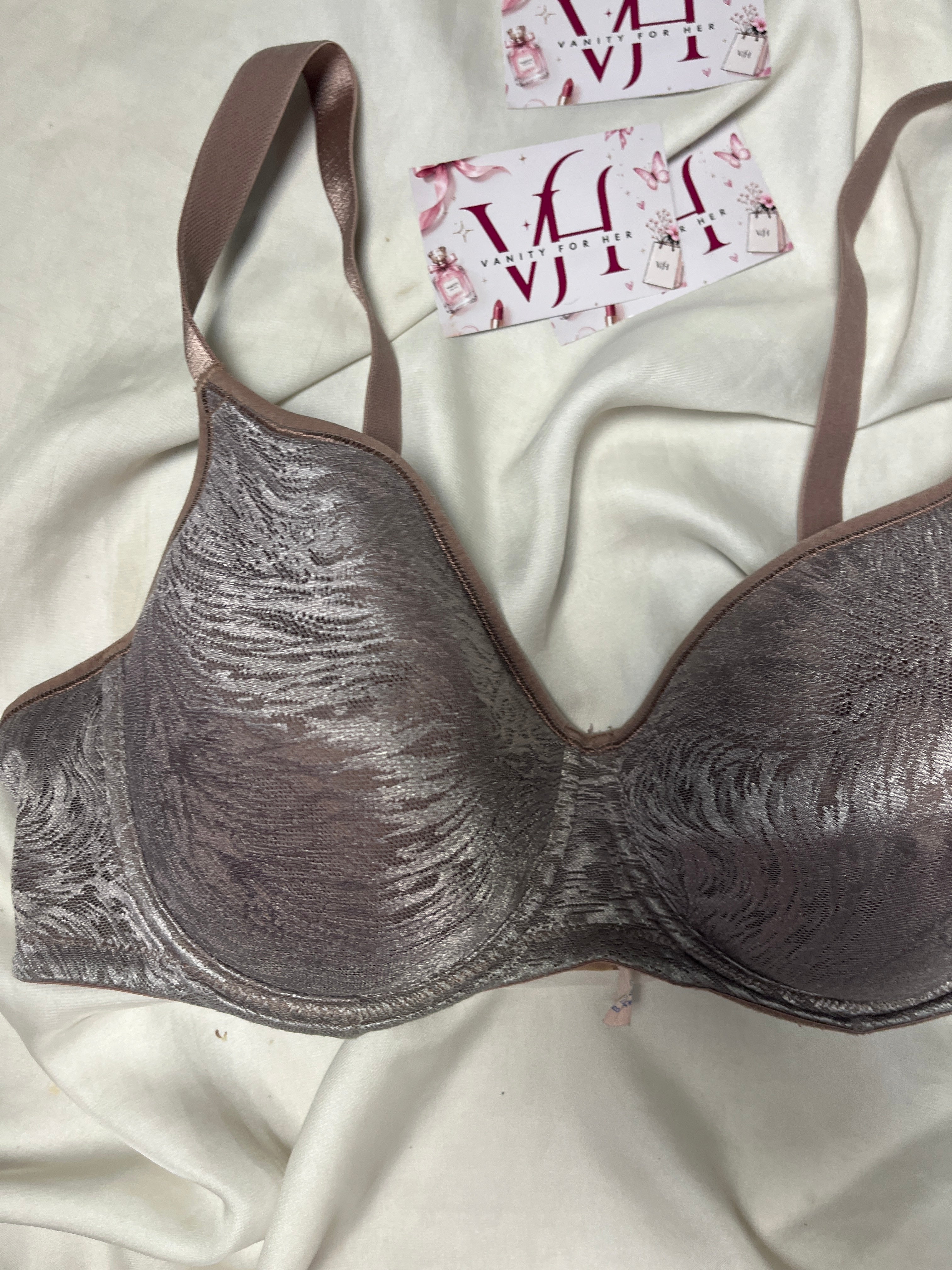Tshirt bra size : 40D
