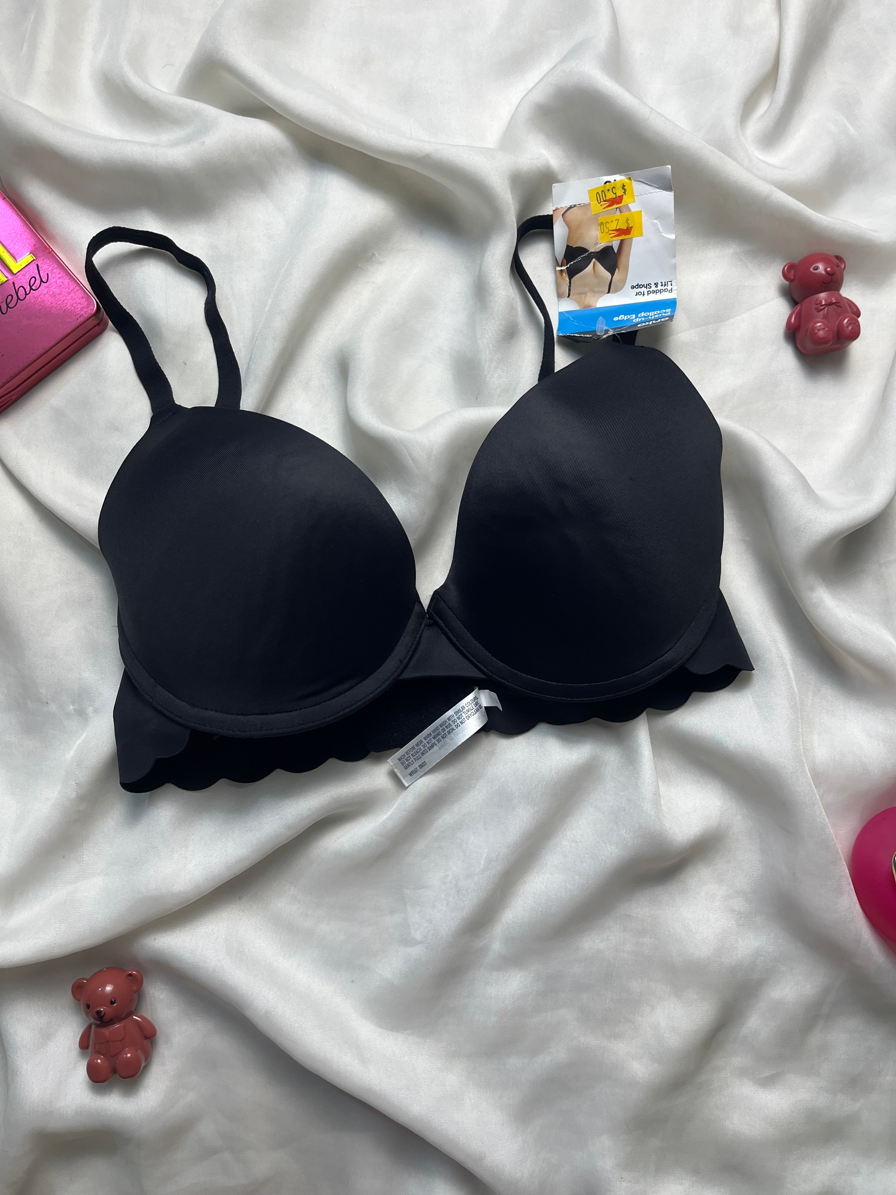 Tagged single padded Silk 32D/34C bra