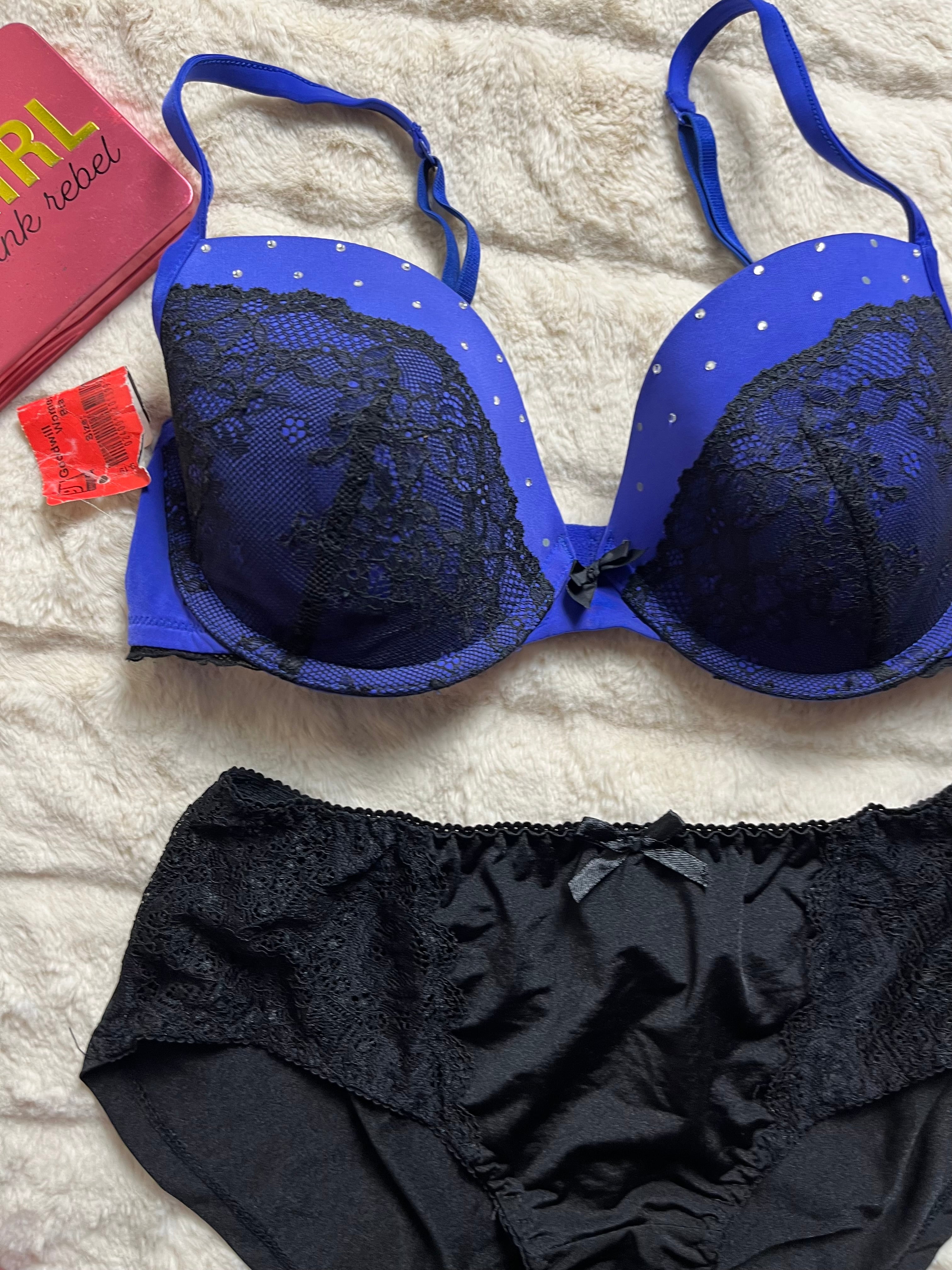 Lasenza tshirt fancy bra with net panty size : 32D