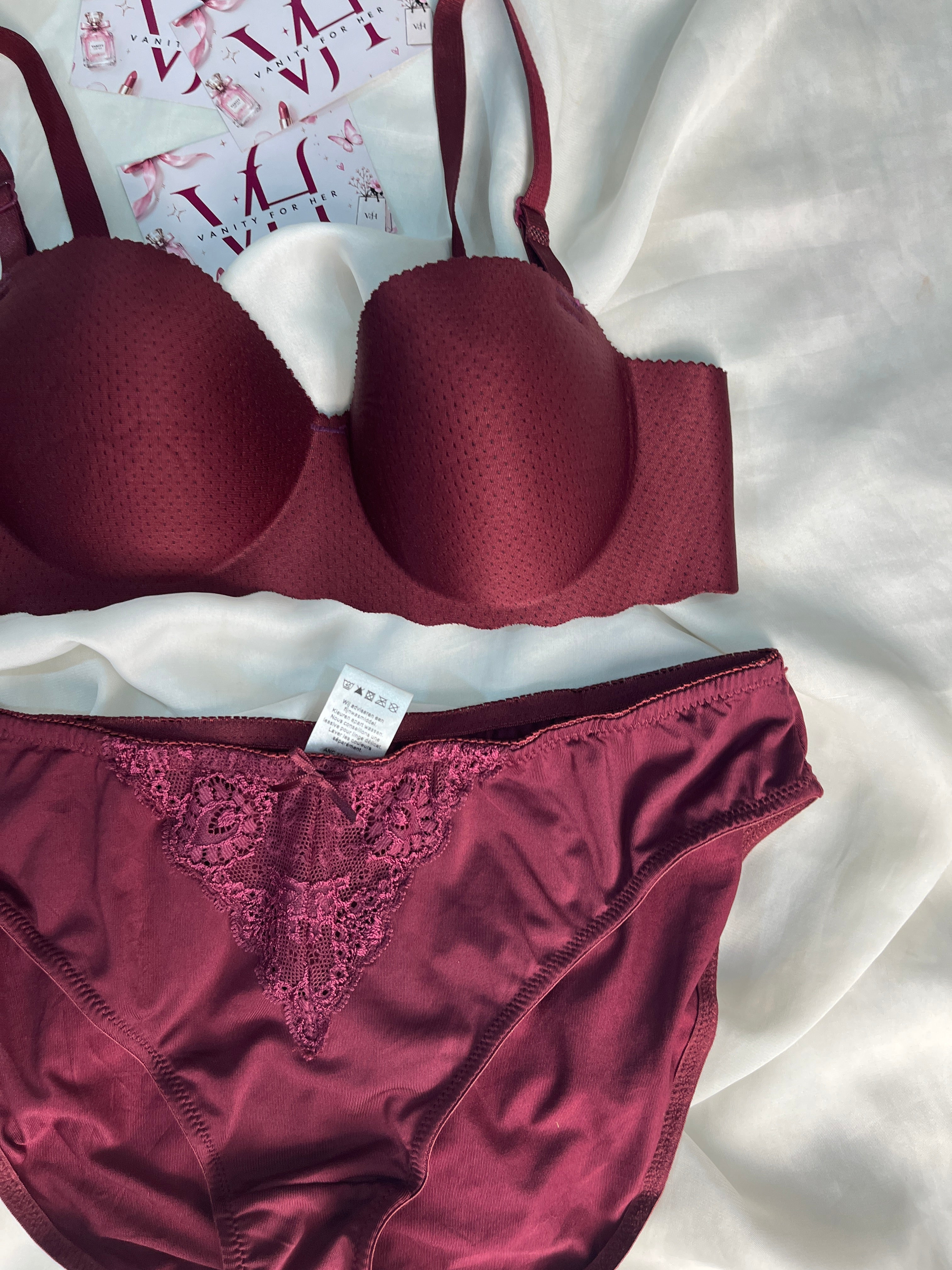 Wireless 34A/34B with medium panty