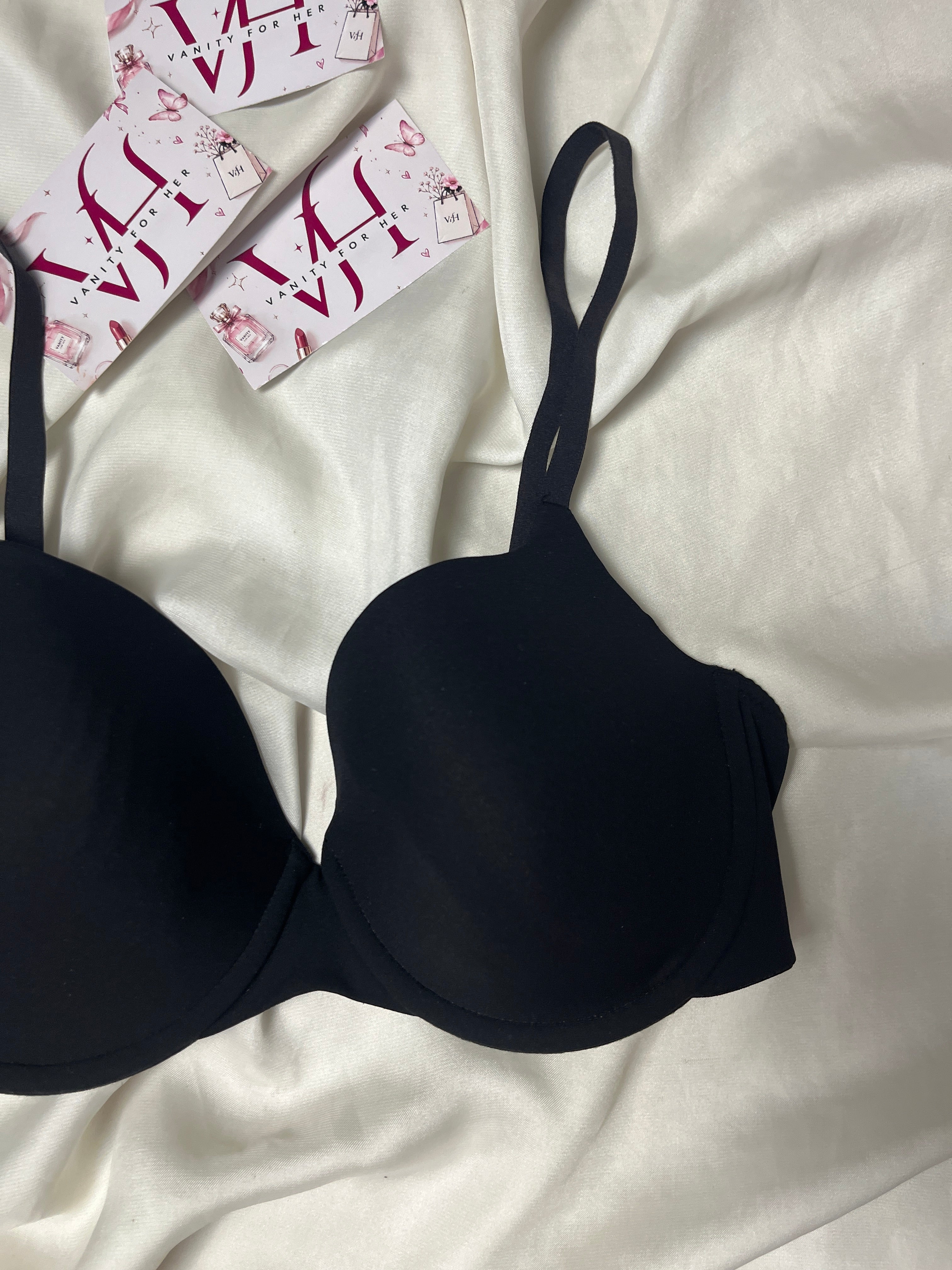 Bras & Things tshirt bra size : 32D