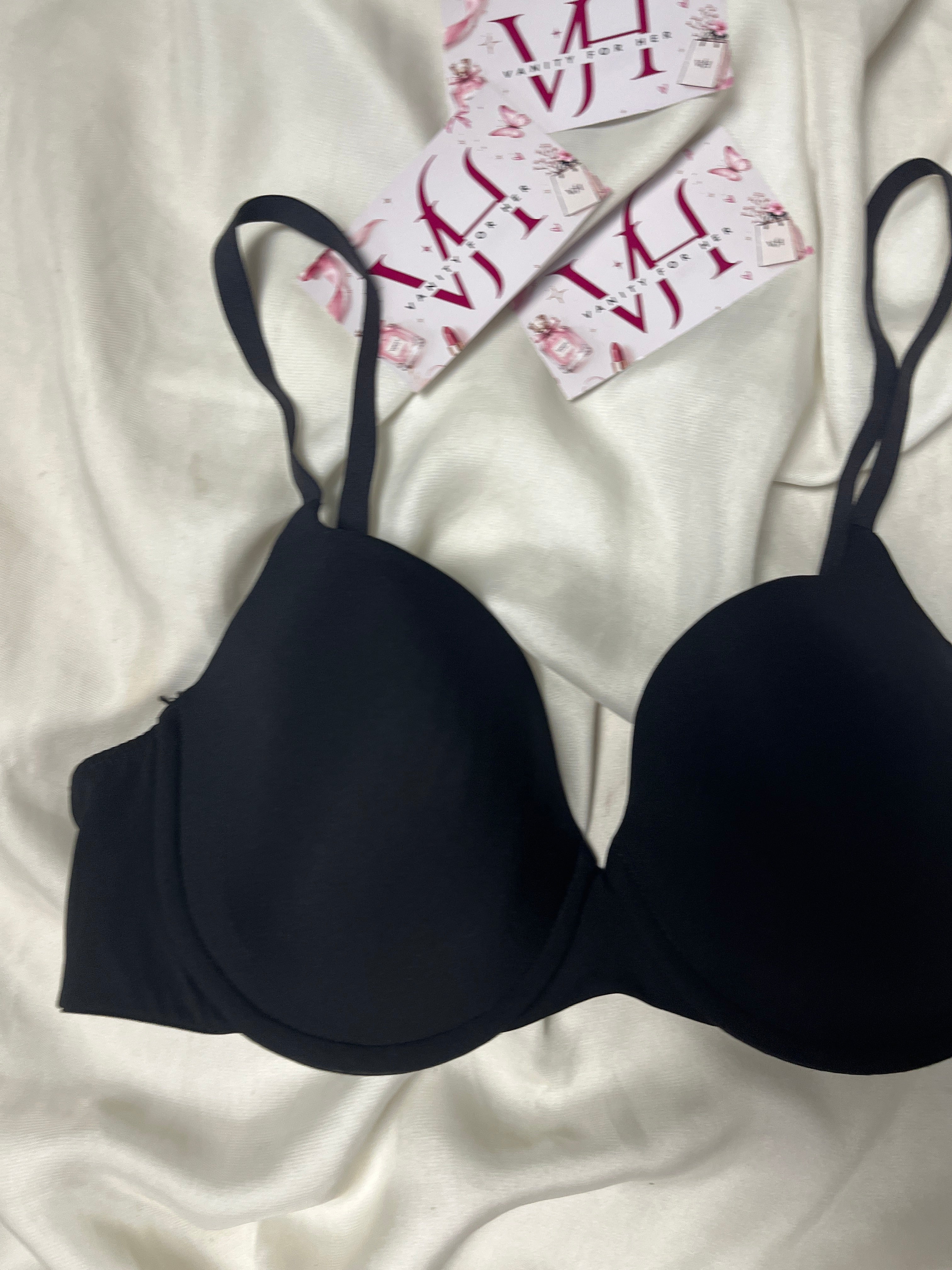 Bras & Things tshirt bra size : 32D