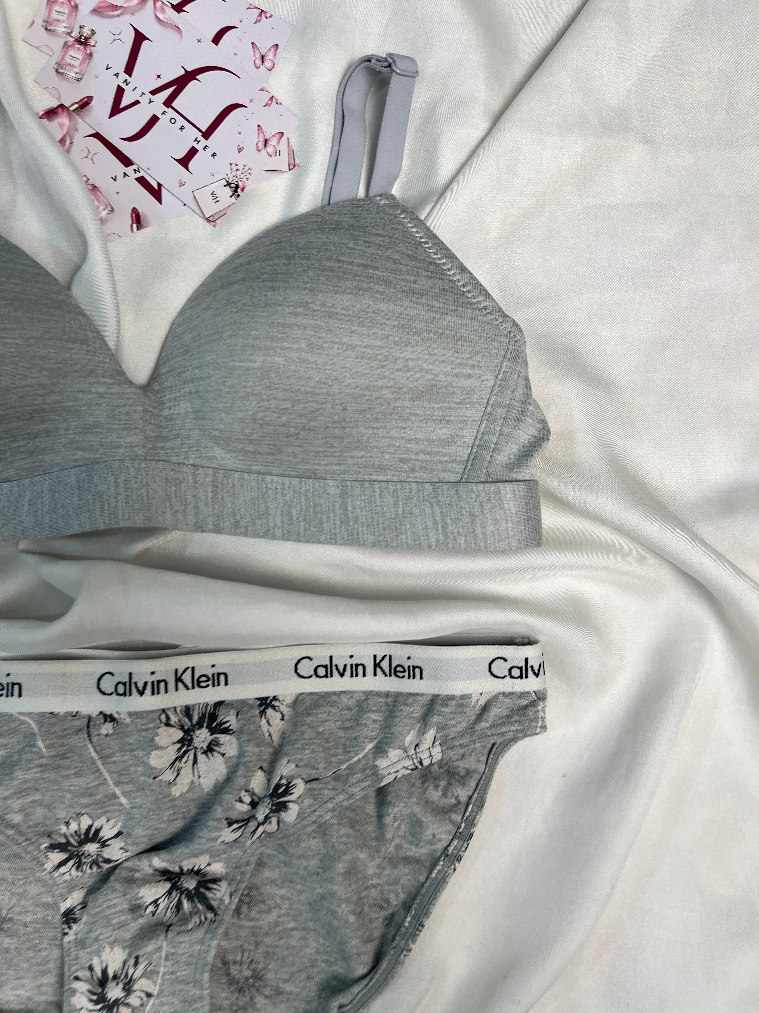 Anko wireless pair size : 32A/32B with small CK labelled panty