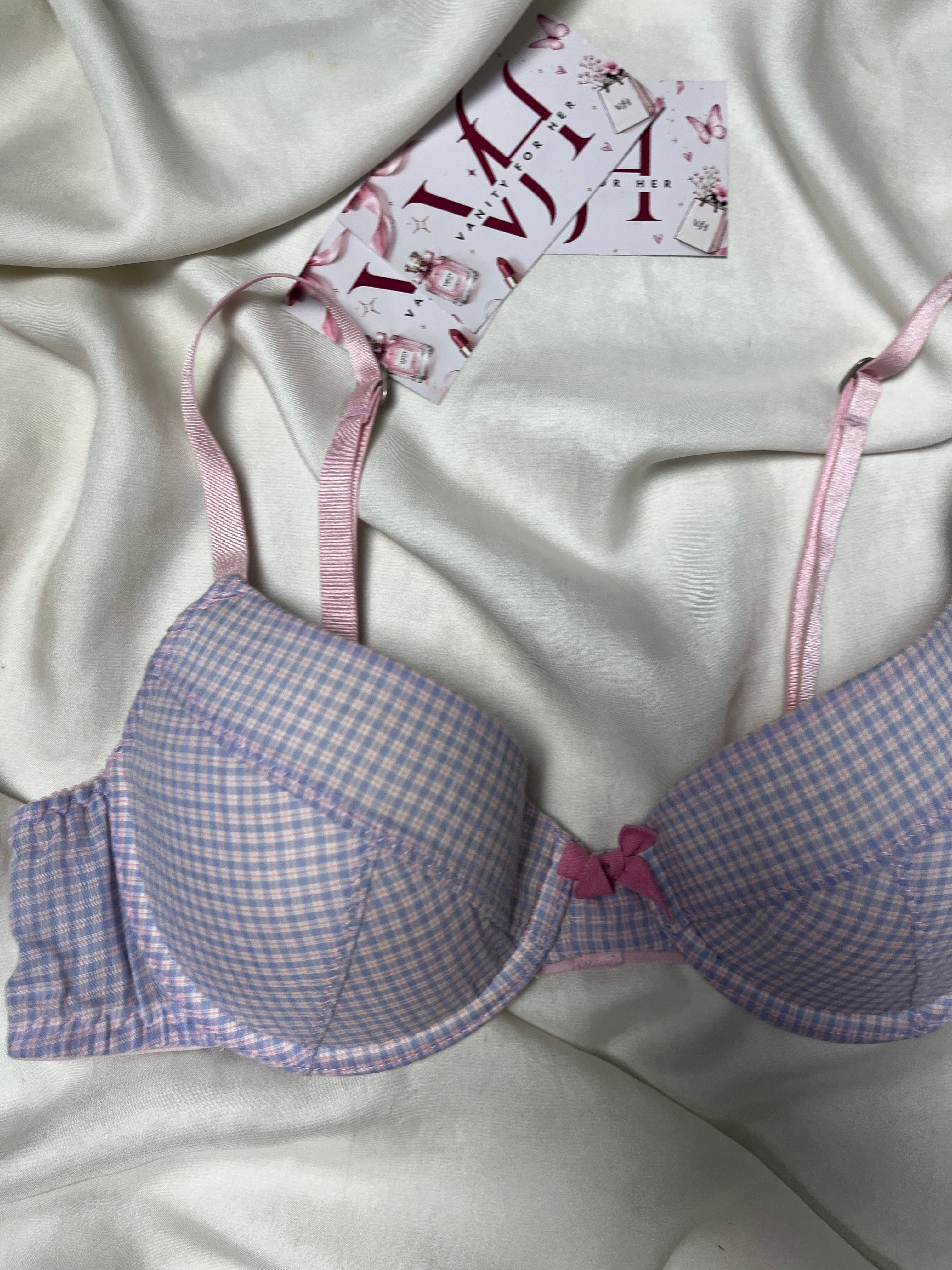 Oysho tshirt 34B bra
