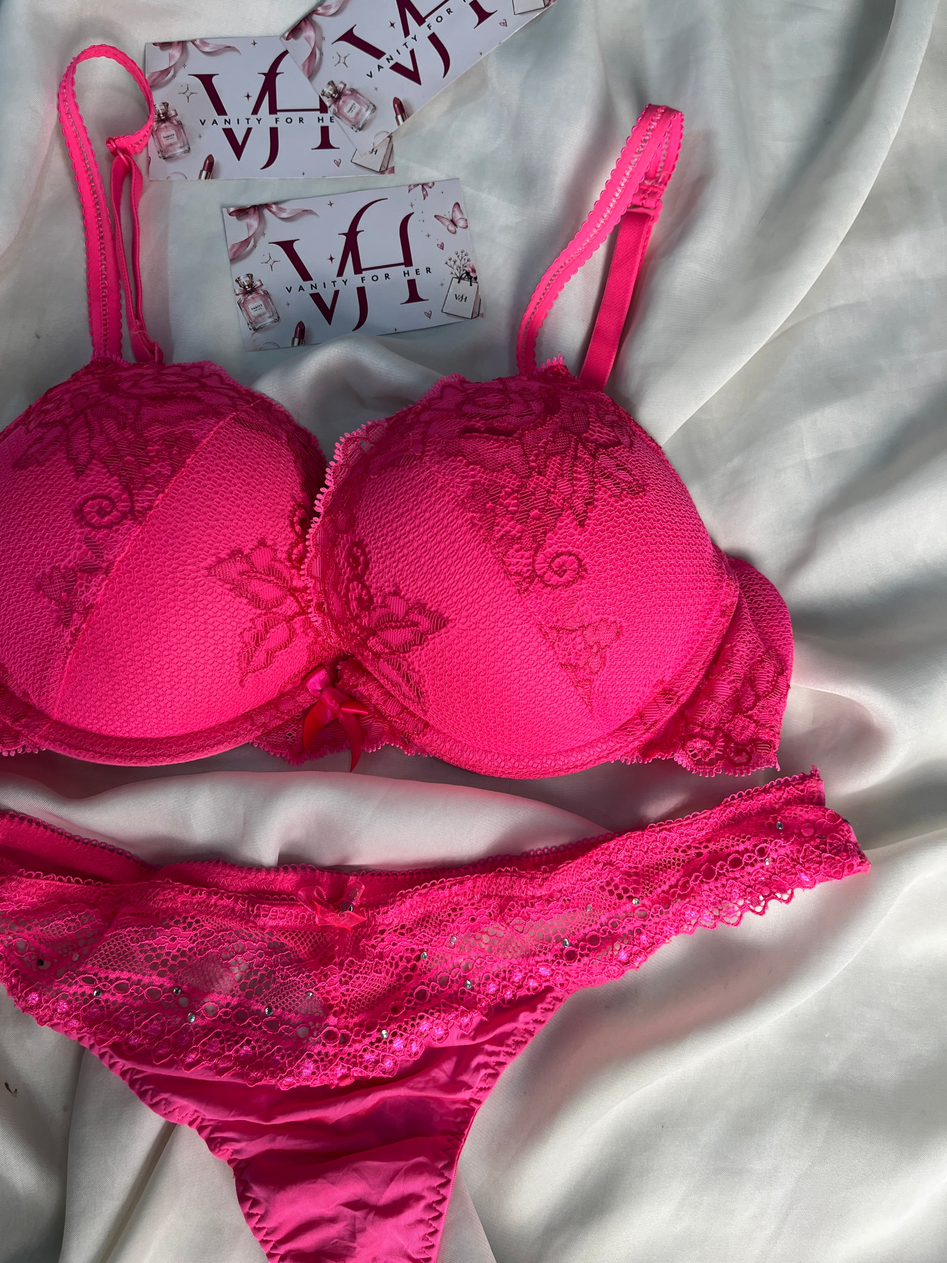 Lasenza pushup pair size : 34B