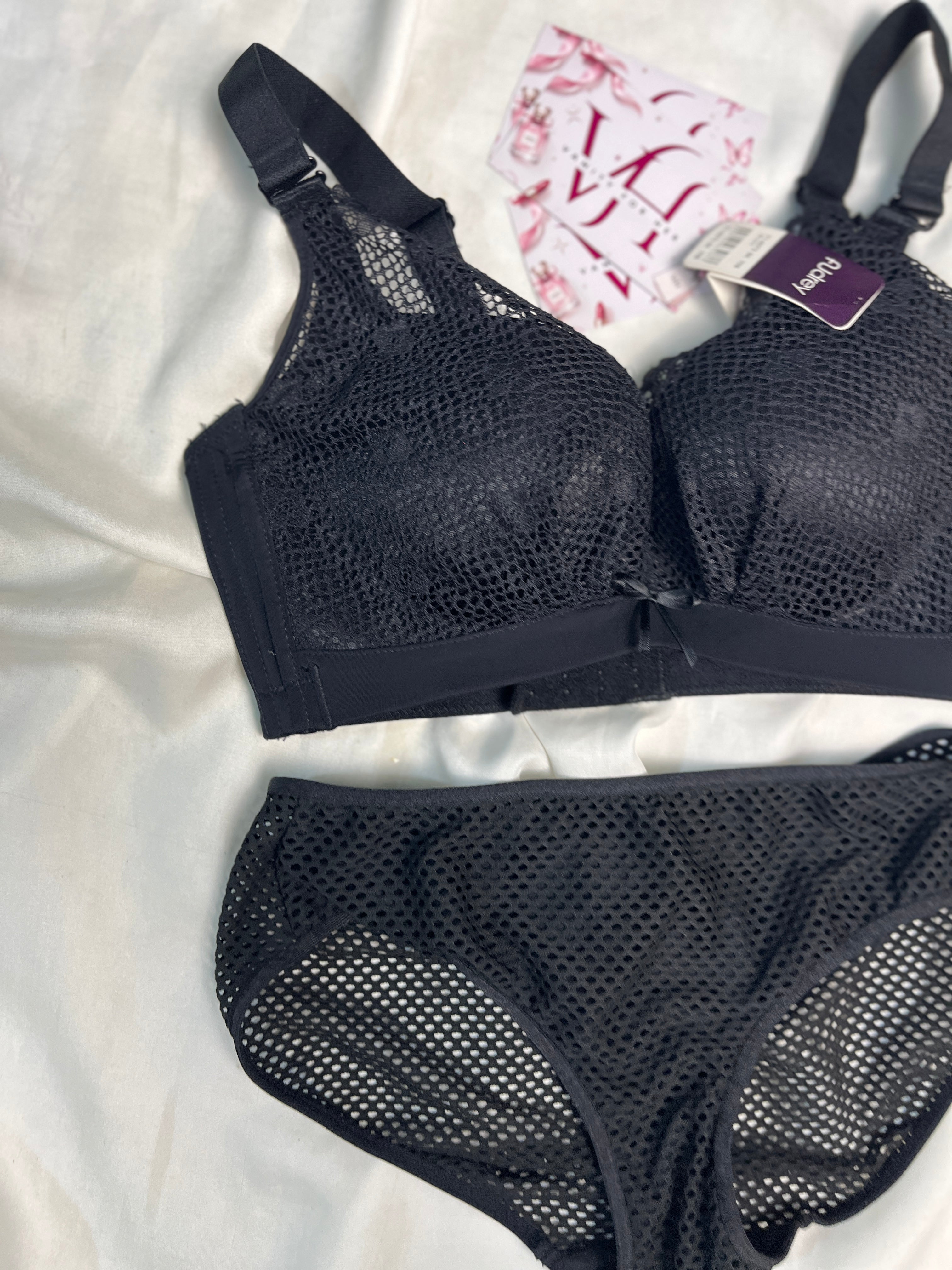 Padded bra set : 32B with small panty