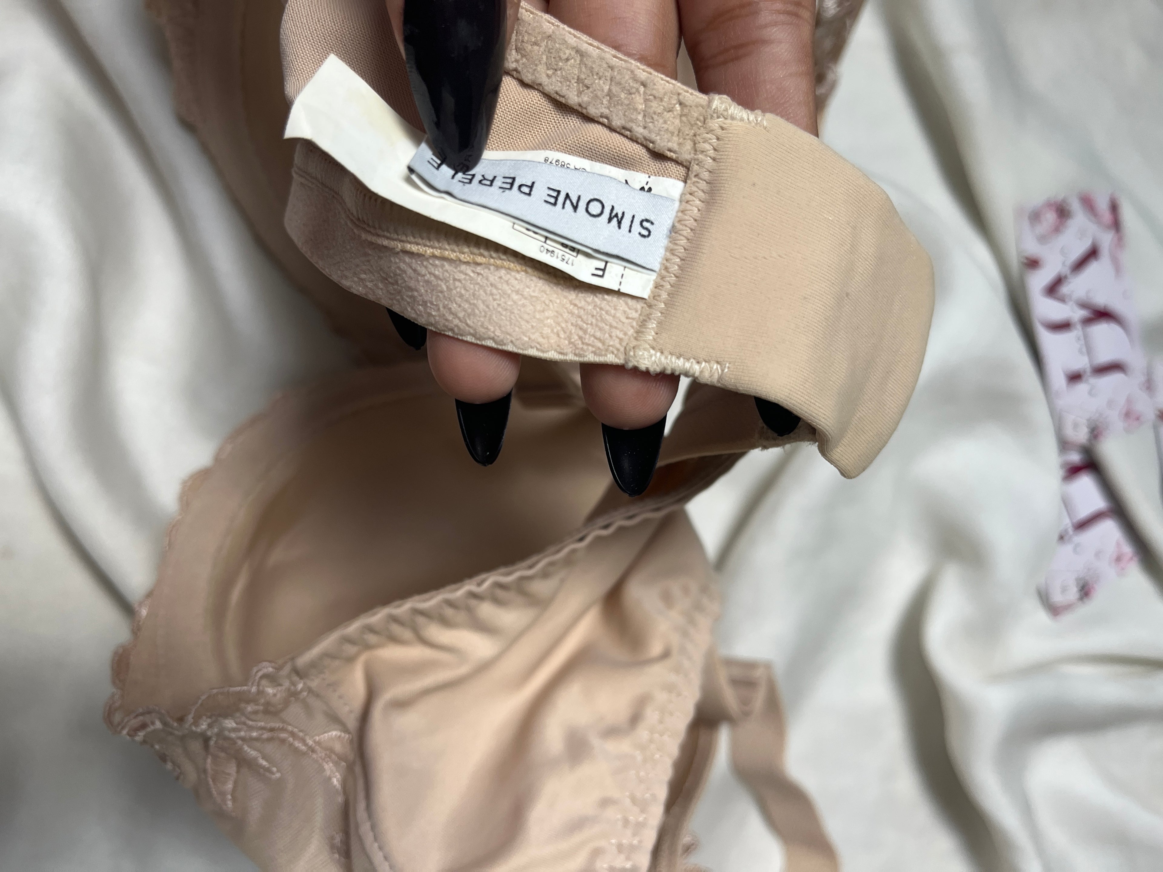Simone tshirt bra size : 36F
