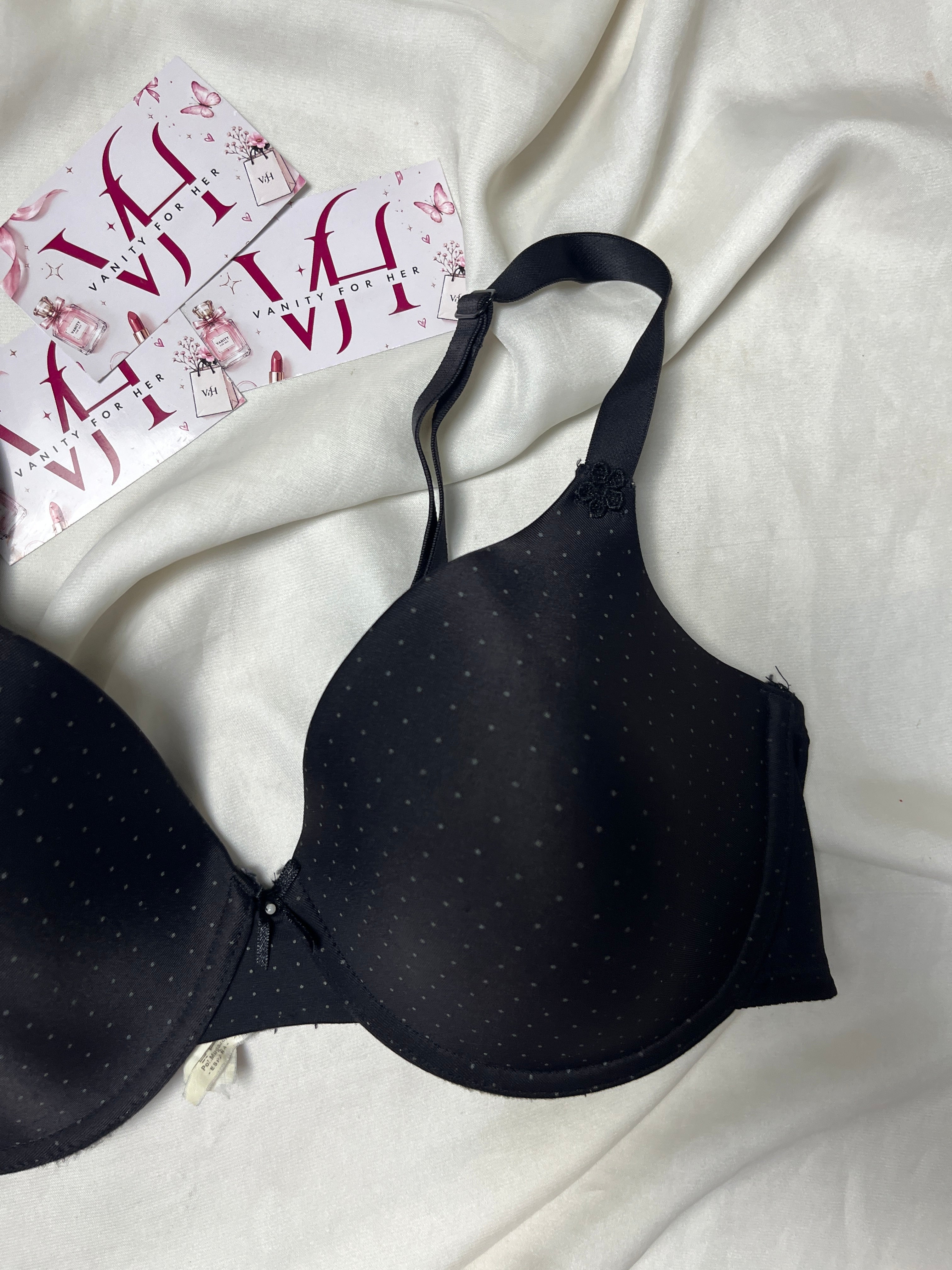 Polka dot tshirt 34D bra