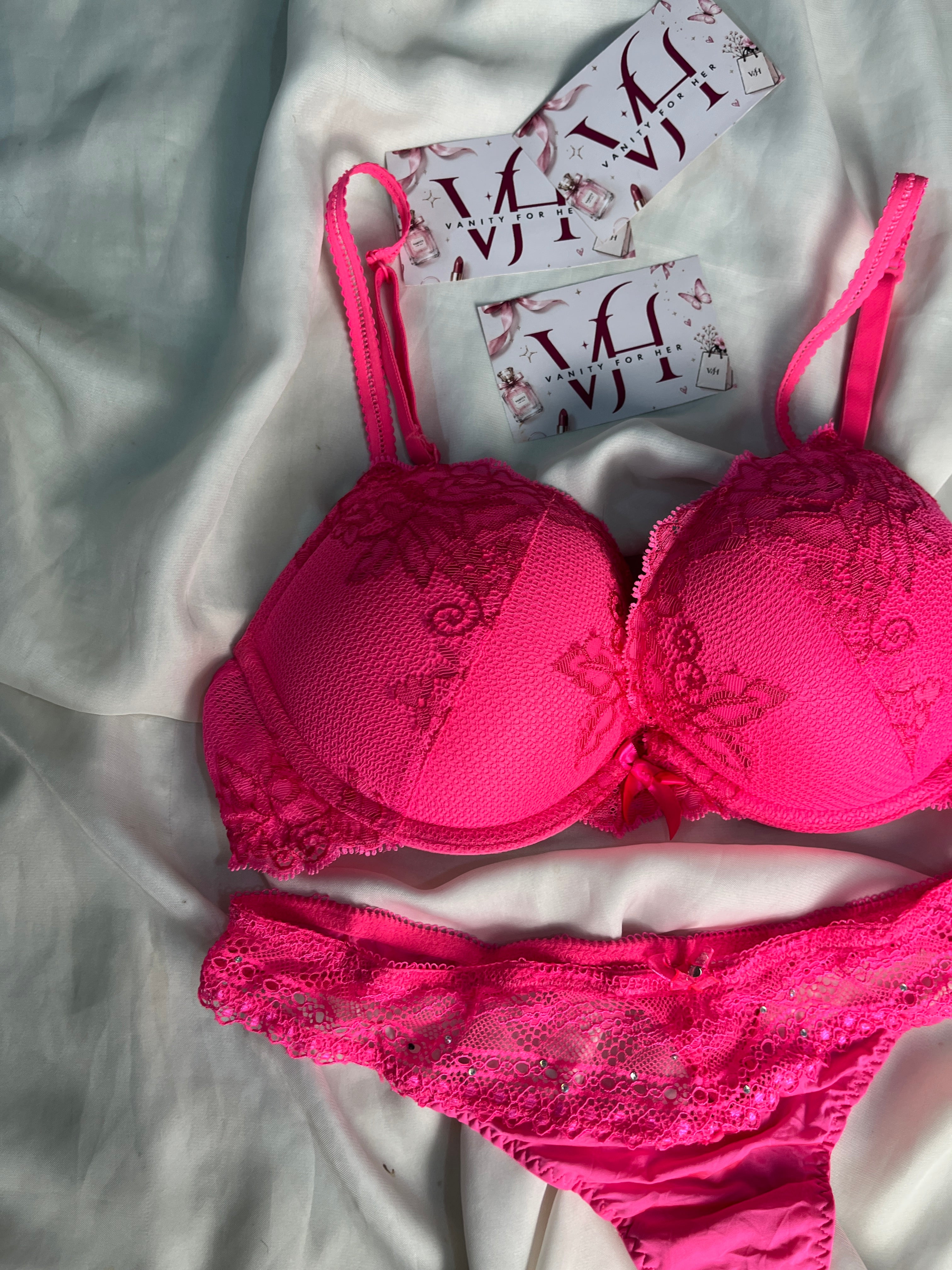 Lasenza pushup pair size : 34B