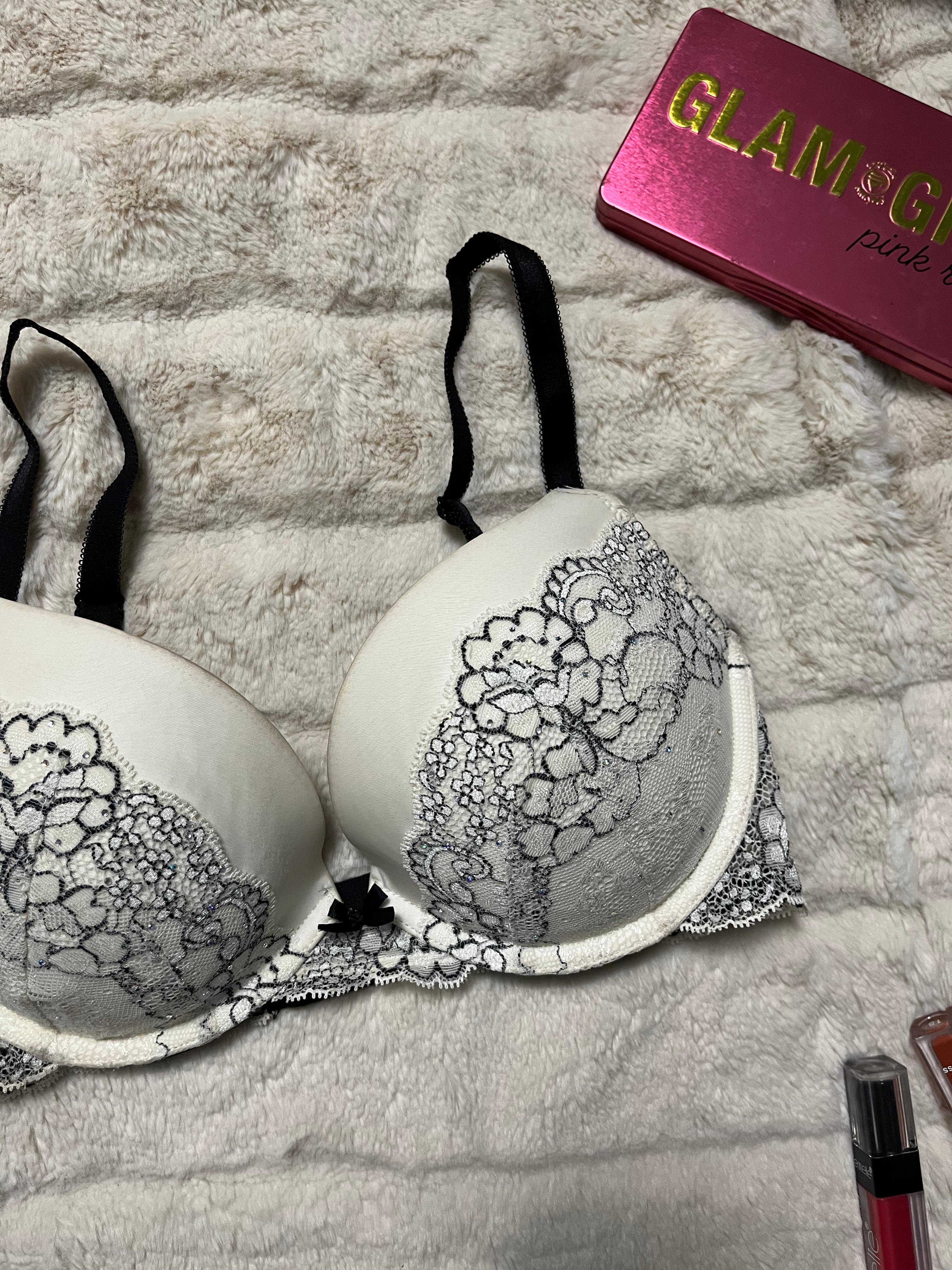 Victoria's Secret 32DD Fancy Padded Bra