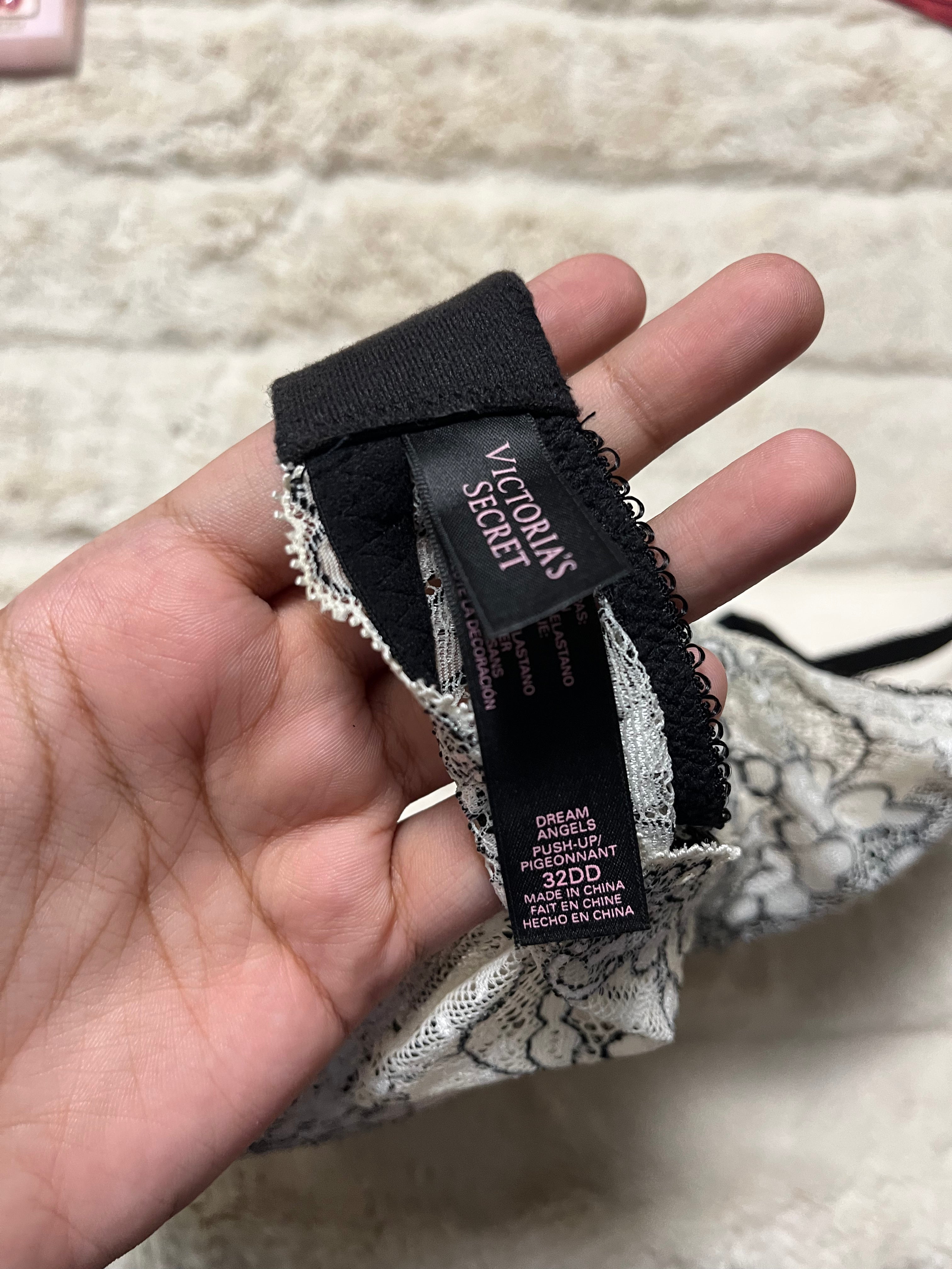 Victoria's Secret 32DD Fancy Padded Bra