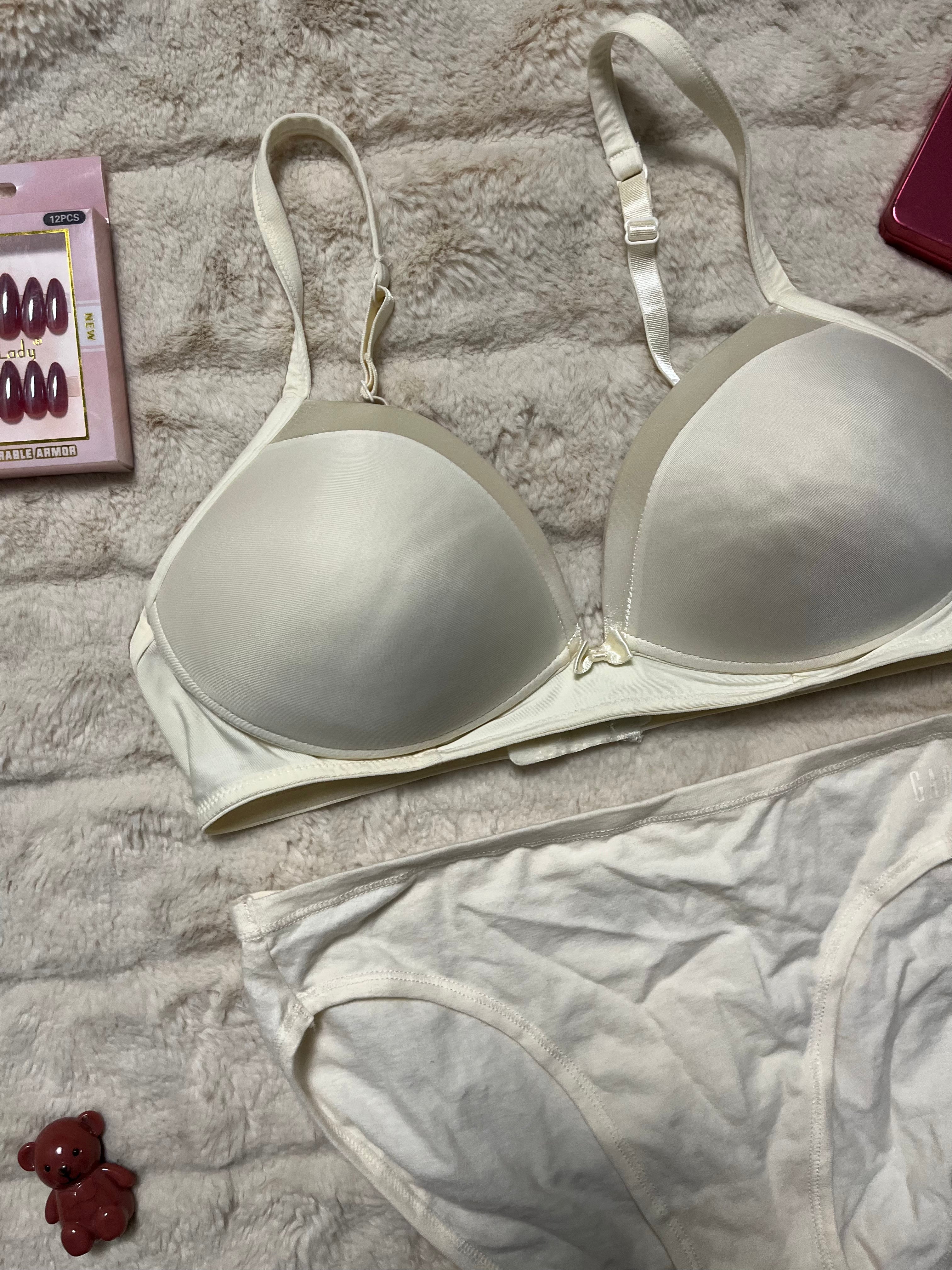 Warner's 36B T-shirt Bra Pair